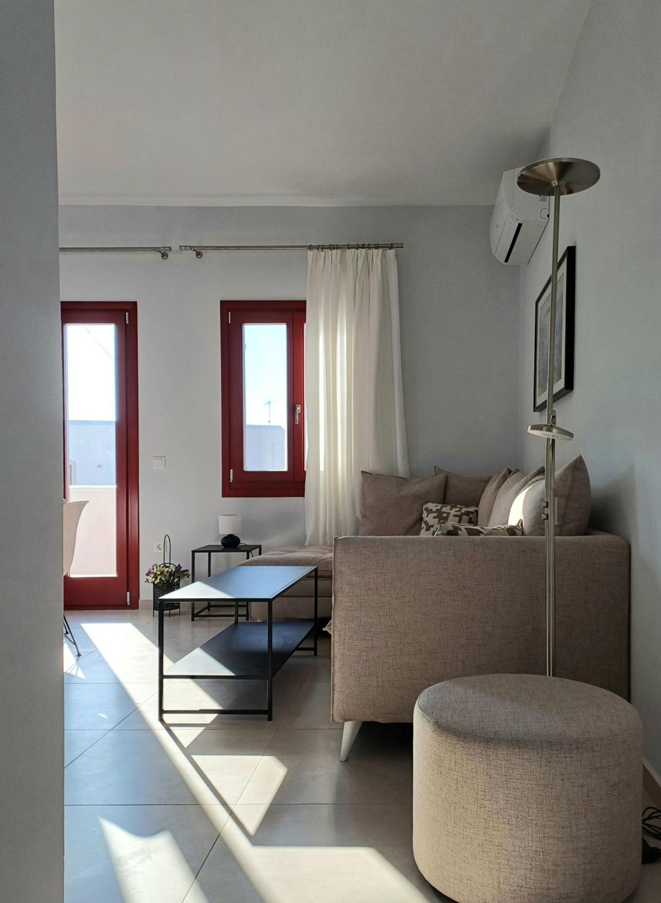 Three-Bedroom House photo 3