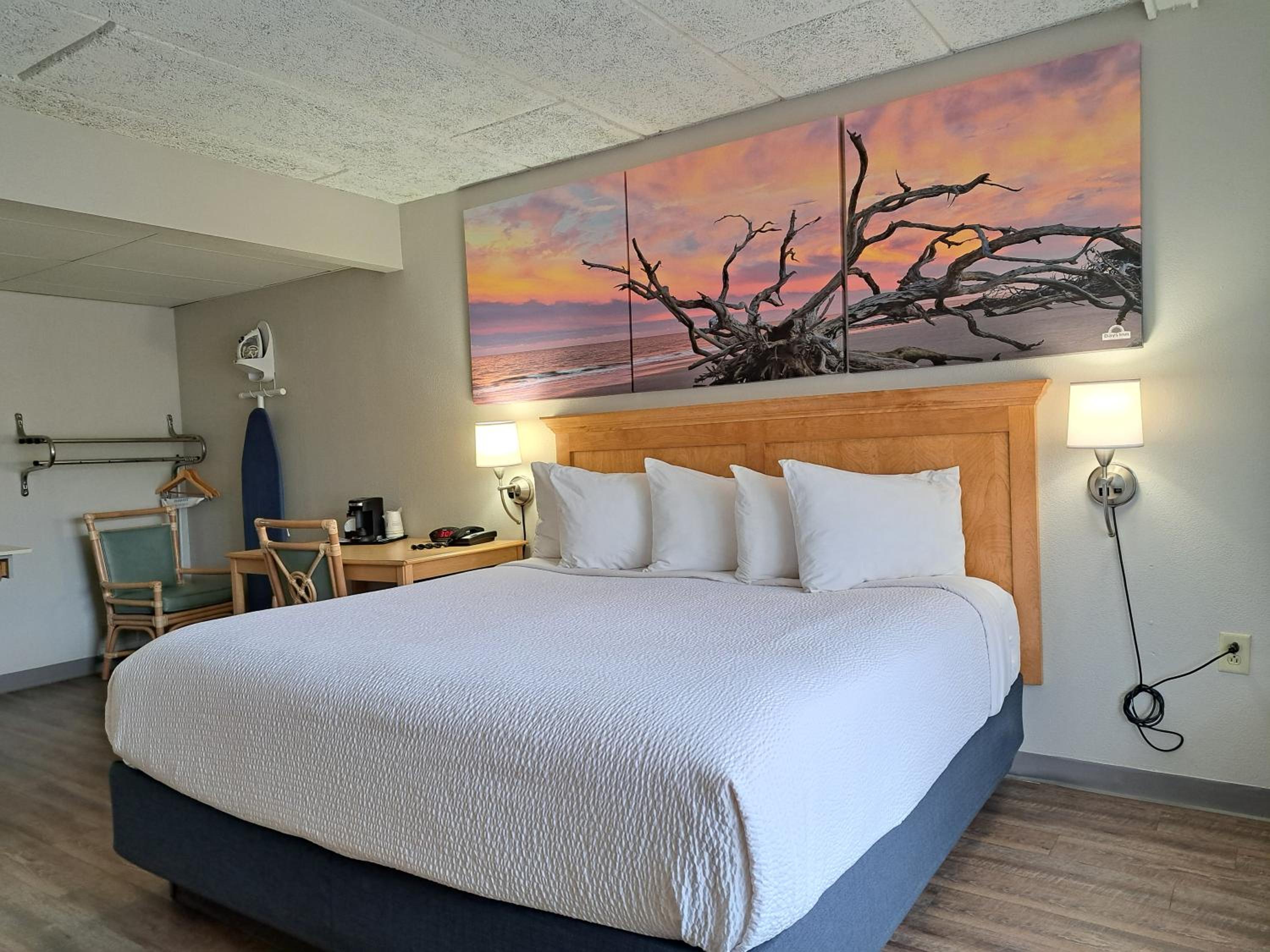 KING ROOM - DISABILITY ACCESS - Photo 6