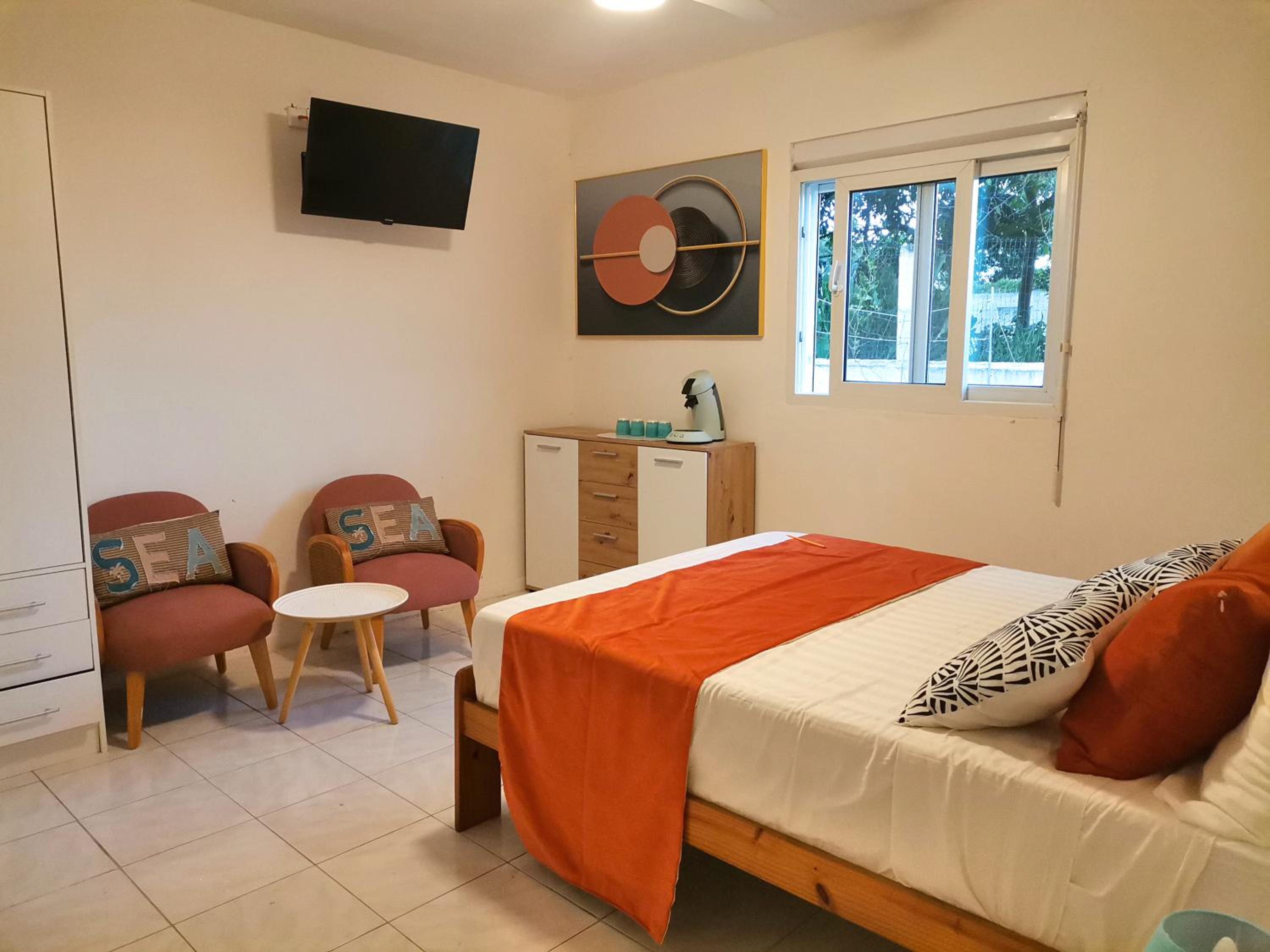 Four-Bedroom House photo 2