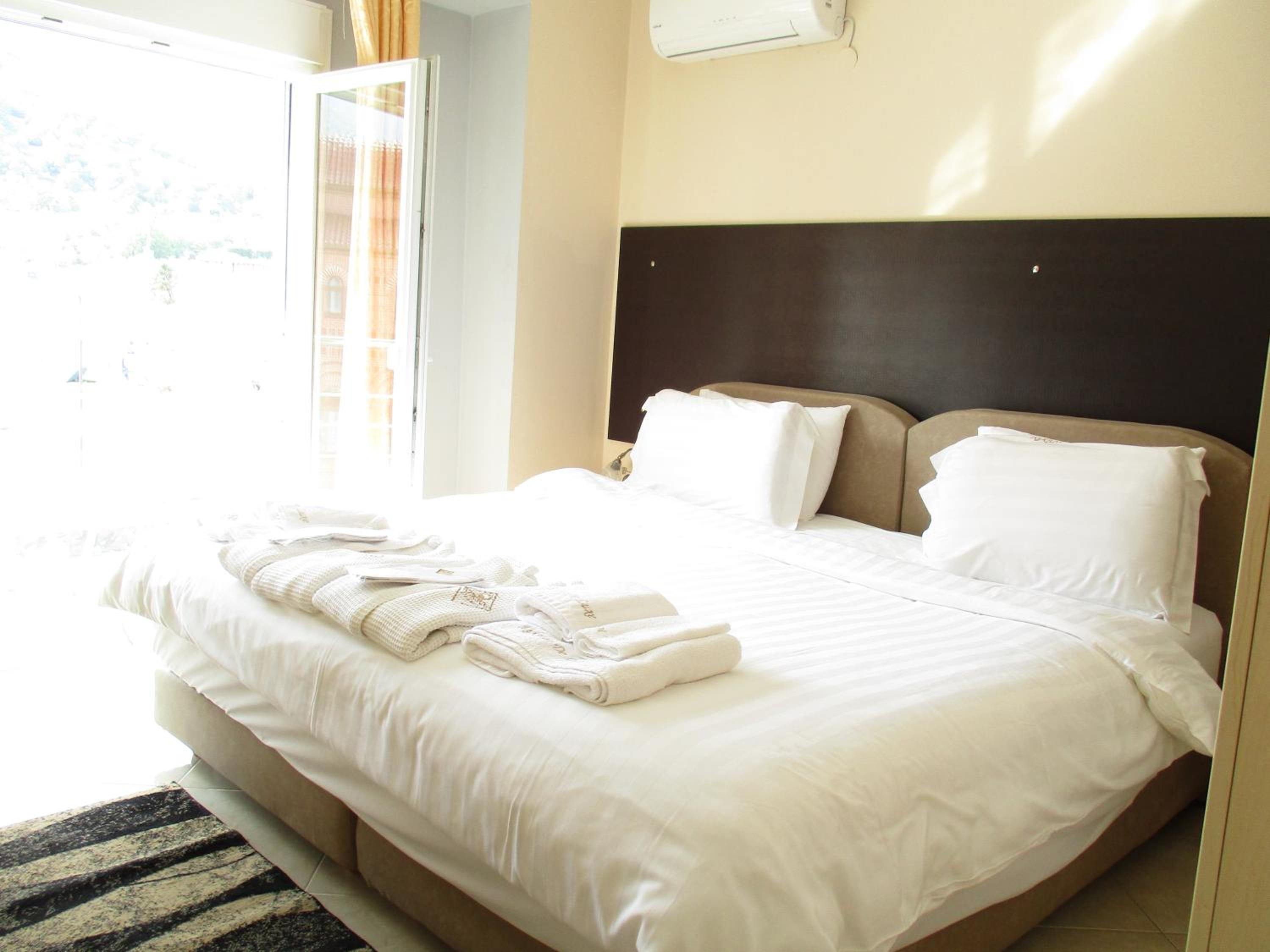 Double Room with Balcony photo 2