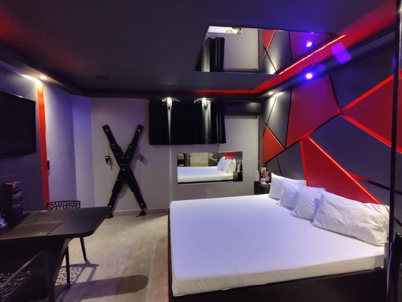 Suite - Photo 3