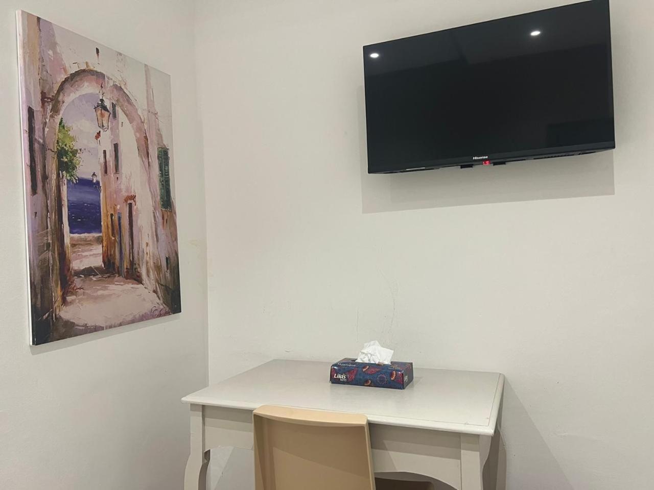 Double Room - Photo 5