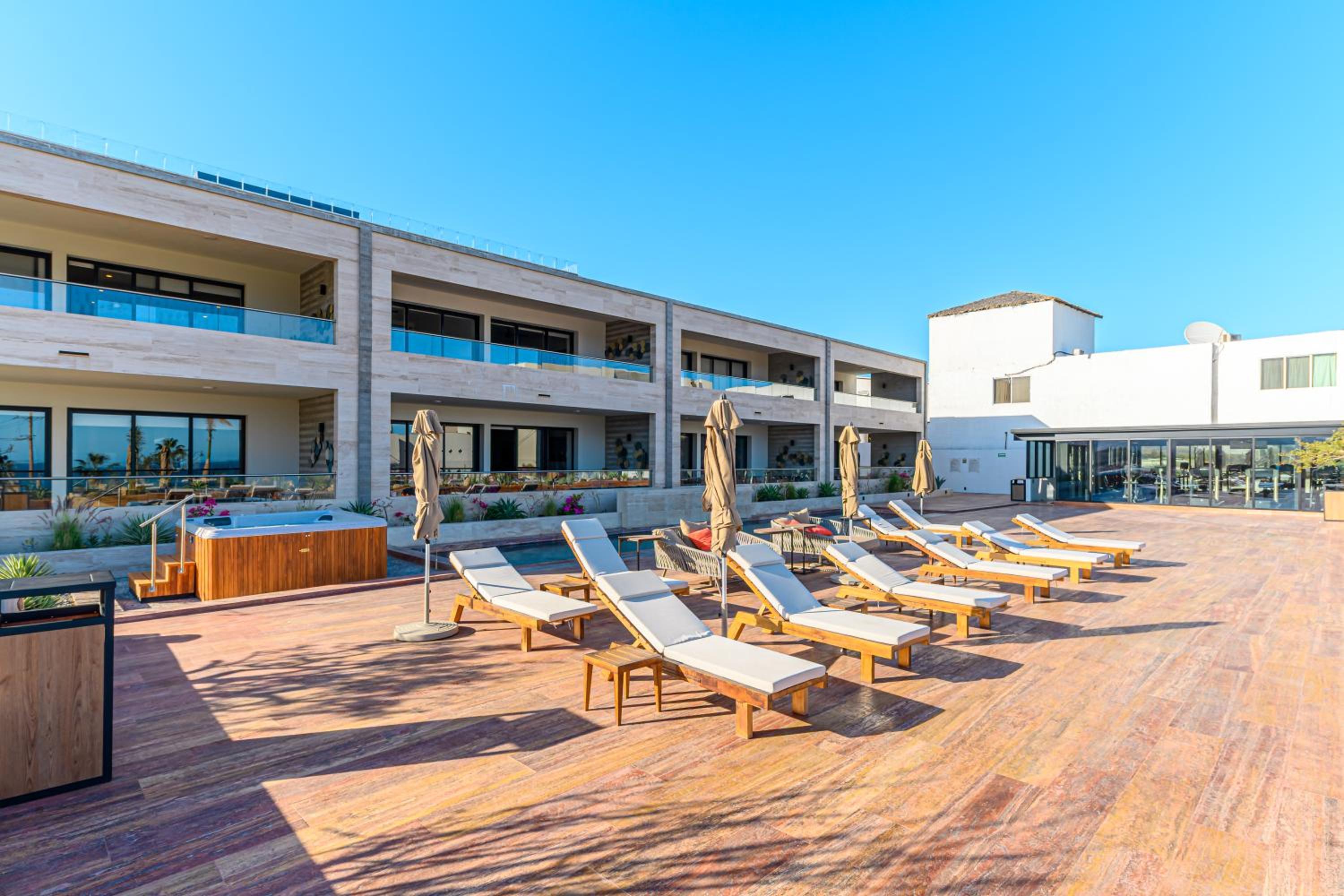 Apartment with Sea View - Photo 2