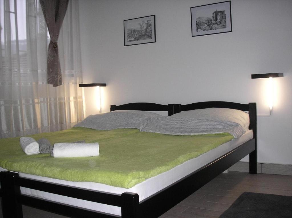 Twin Room with Private Bathroom