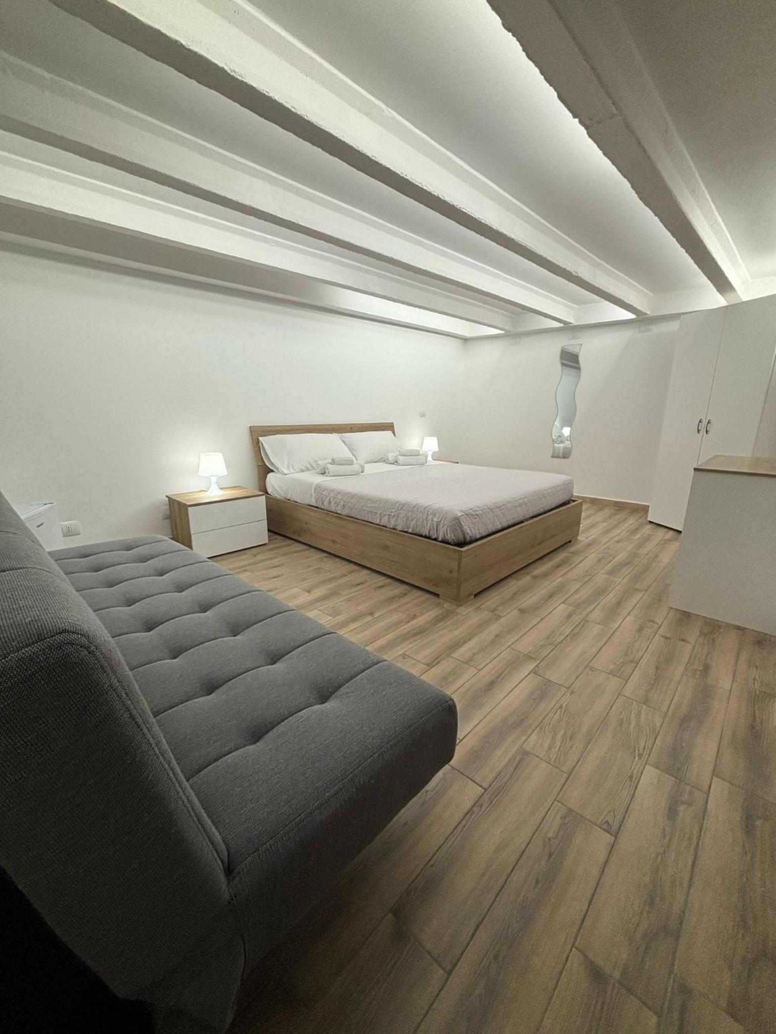 Double Room with Private Bathroom photo 1