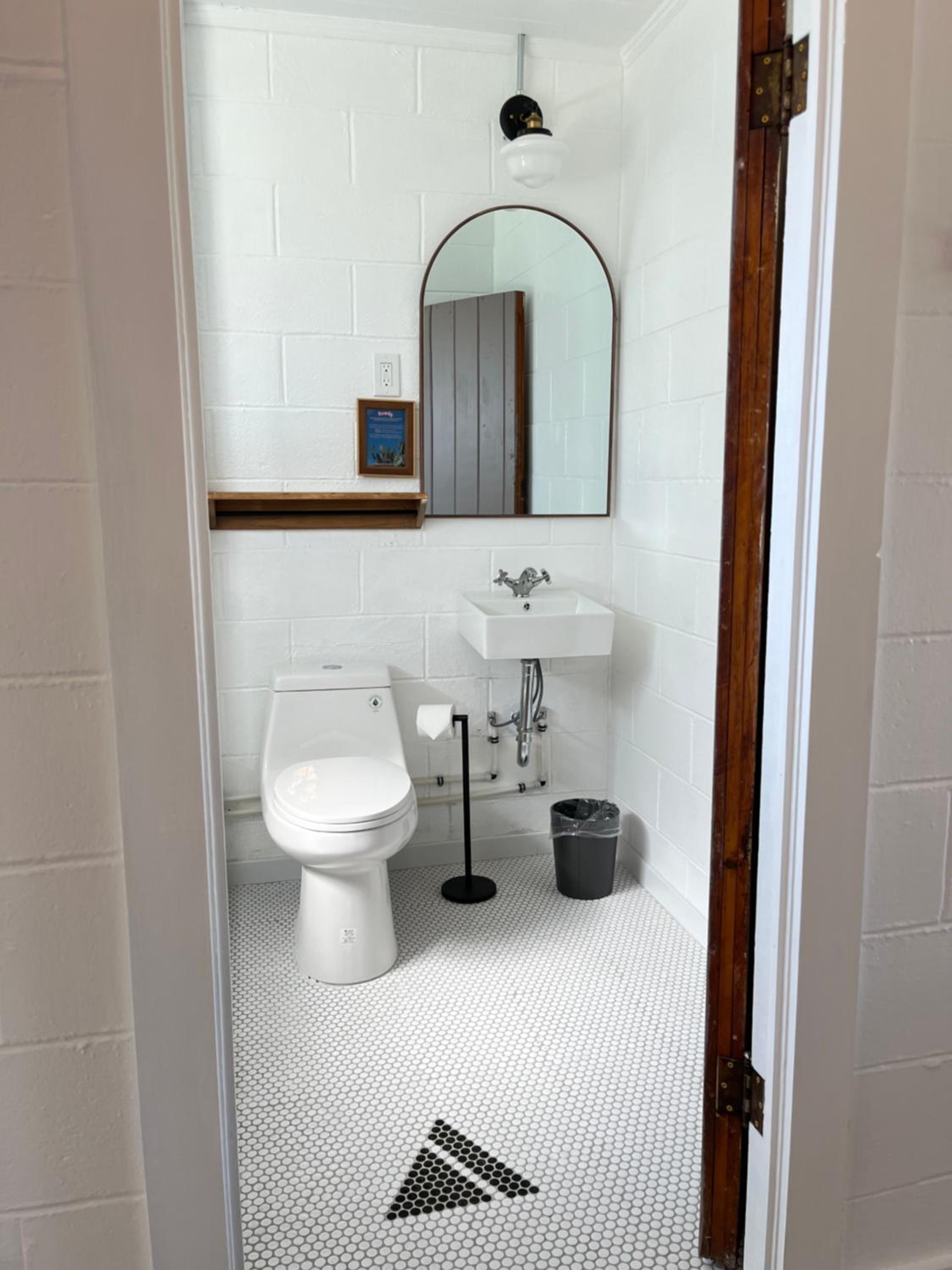 Deluxe Double or Twin Room - Photo 16