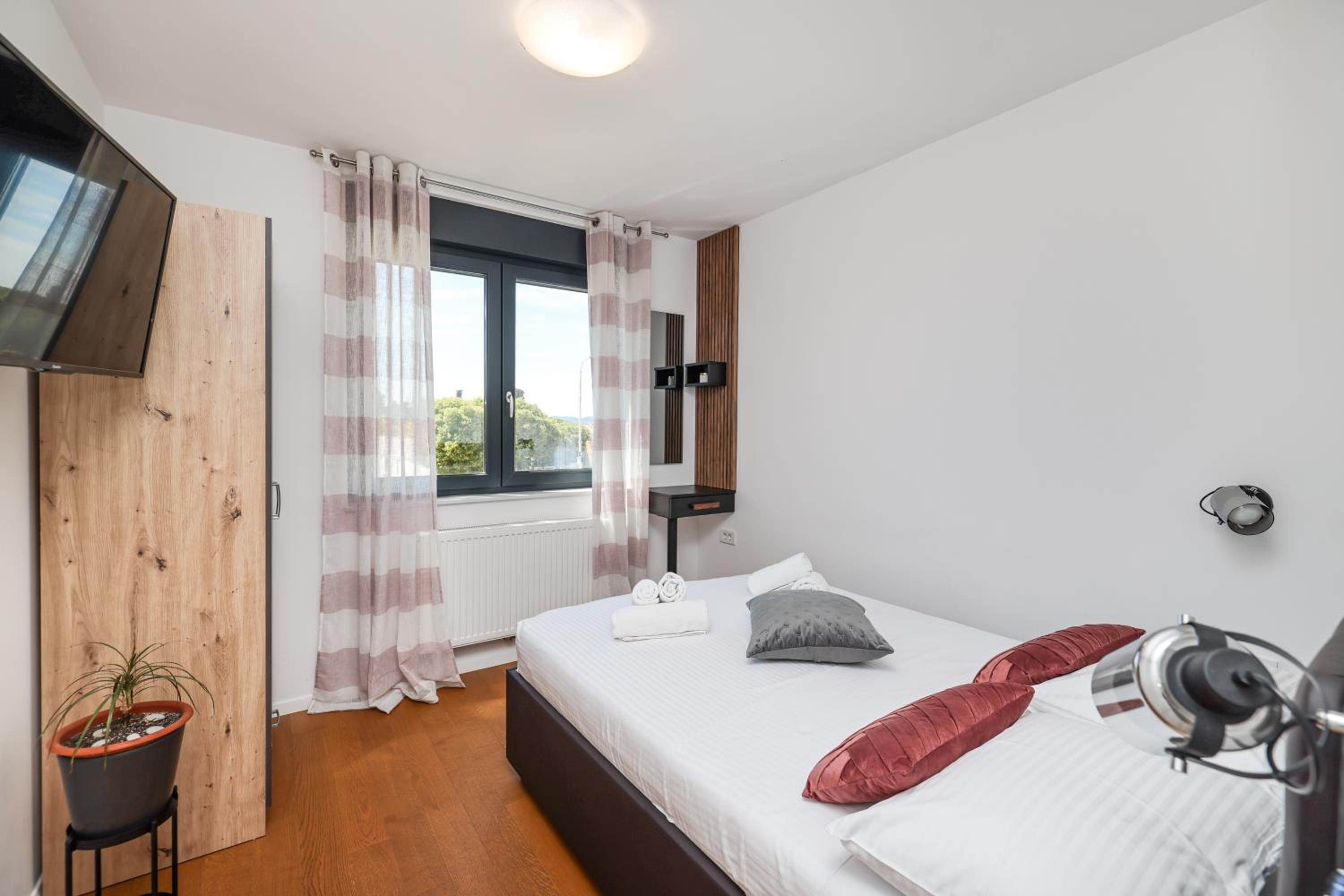 Three-Bedroom Apartment - Photo 4