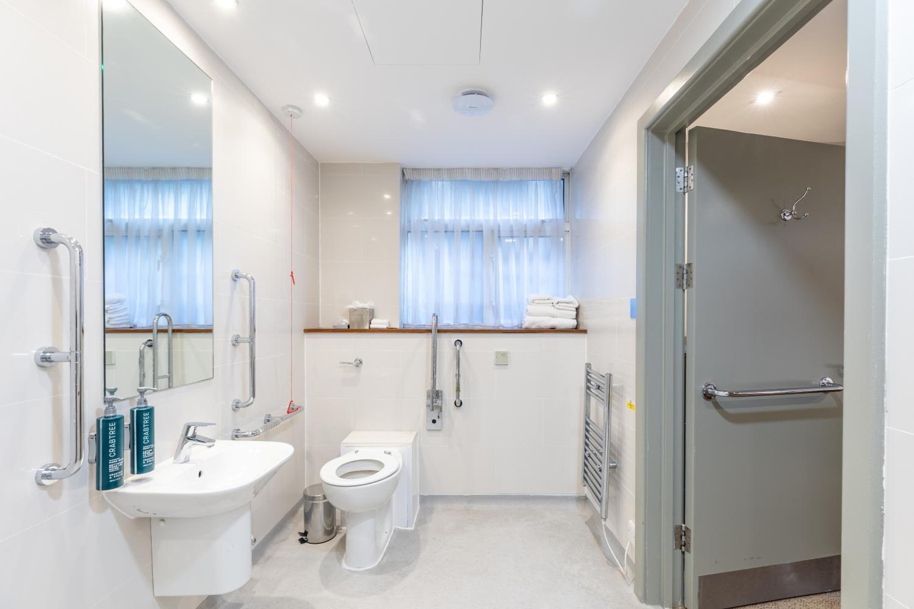 Twin Room - Mobility Access photo 3