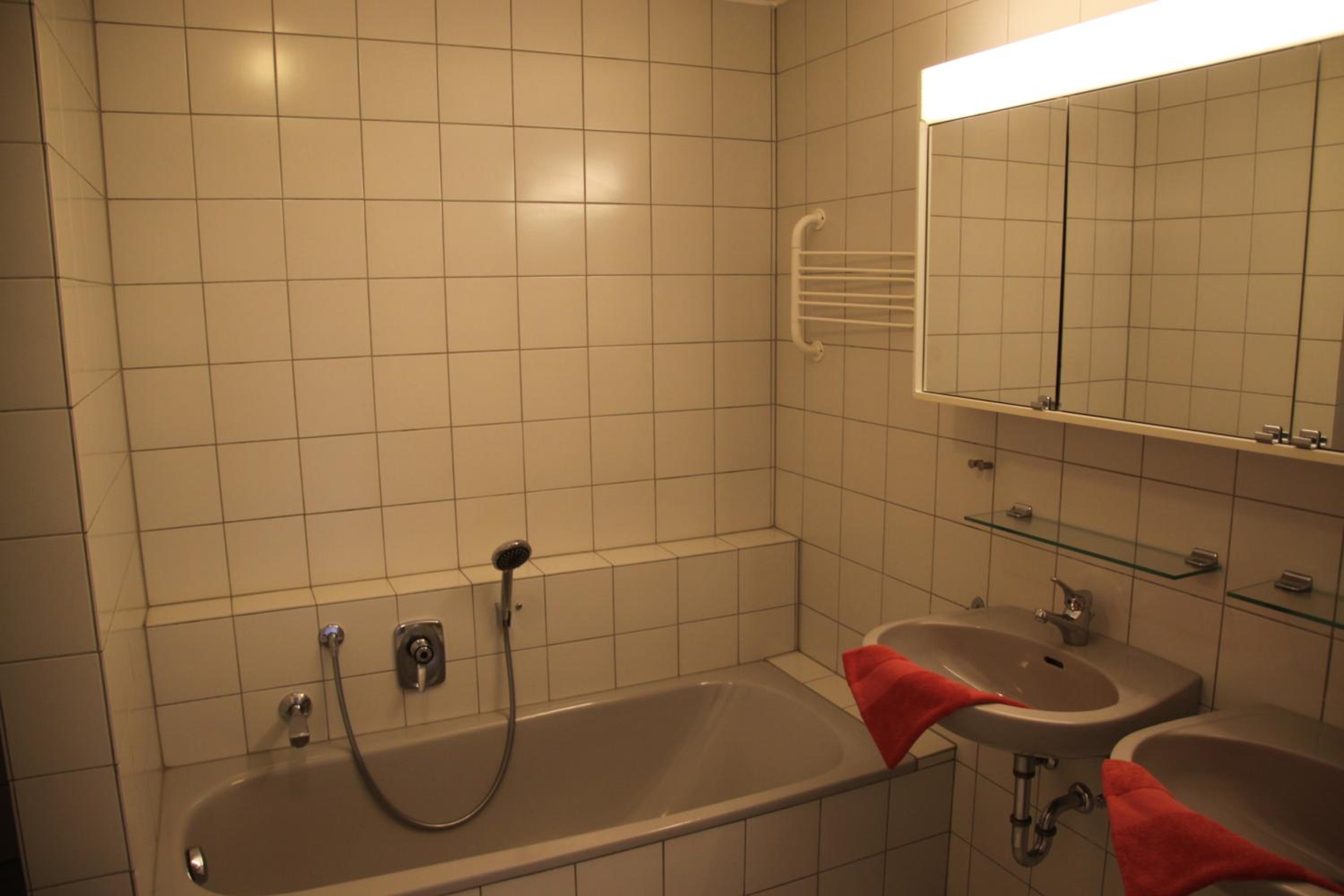 One-Bedroom Apartment photo 2