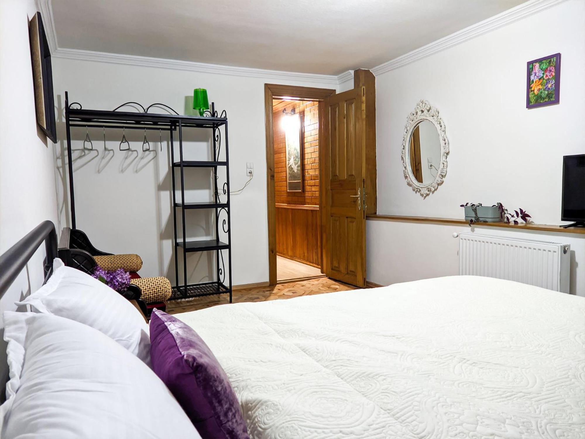 Budget Double Room photo 3