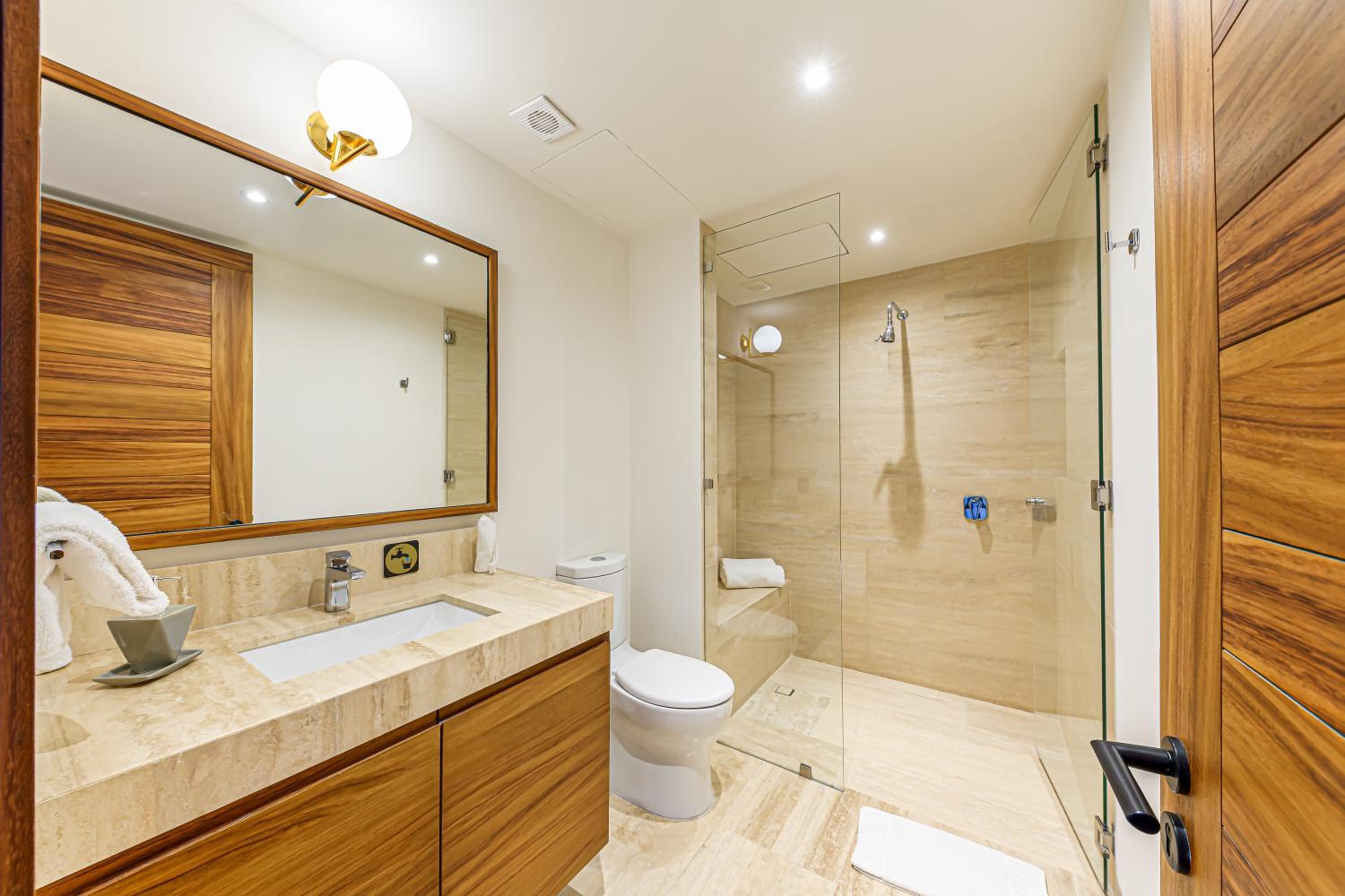 Apartment with Sea View - Photo 6