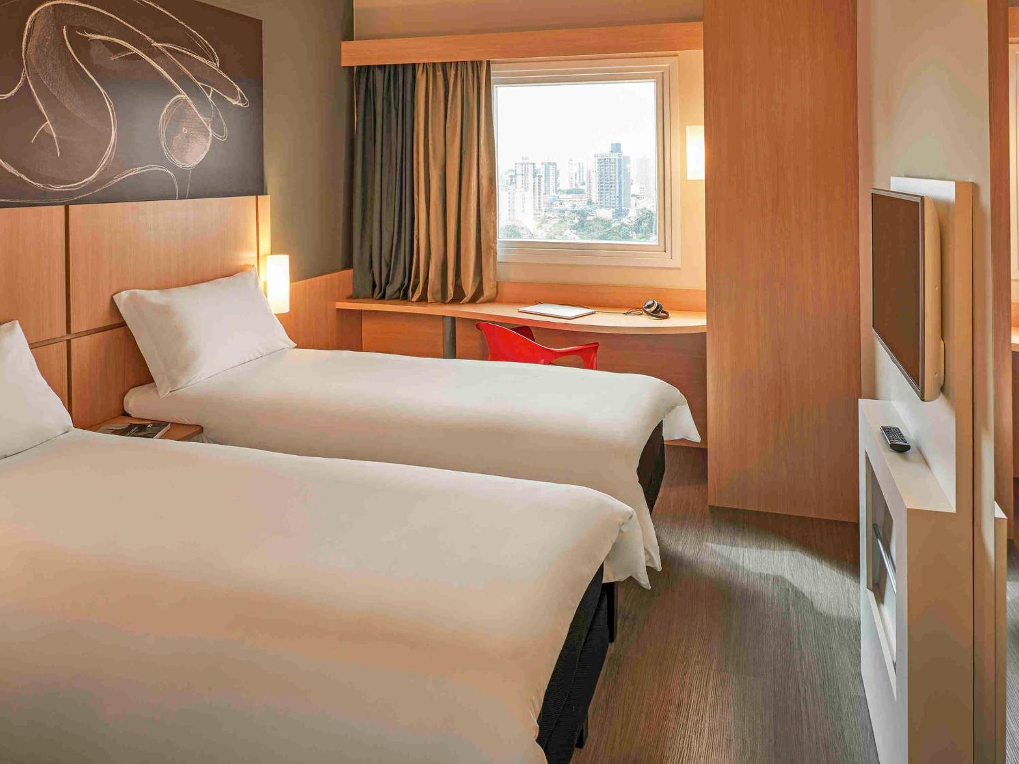 Standard Room, 2 Twin Beds thumbnail 5