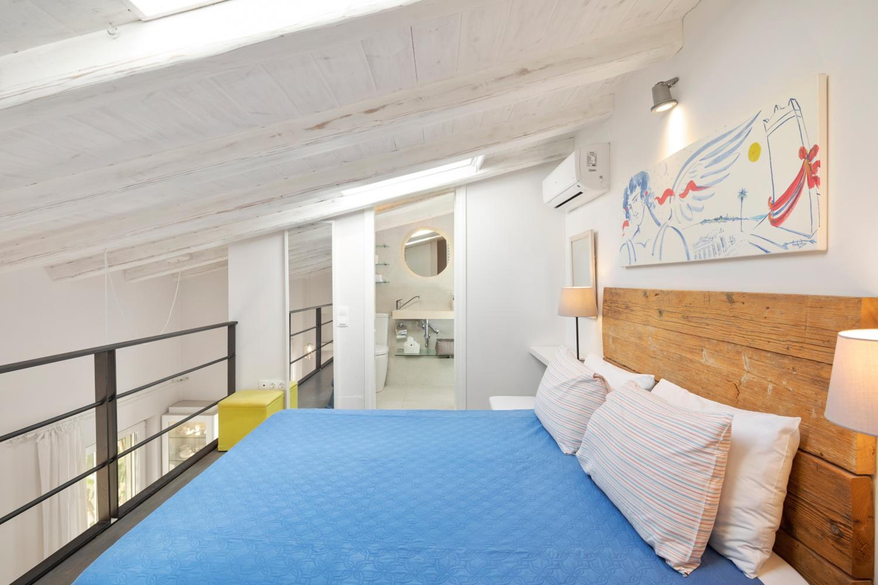 Studio Apartment photo 1