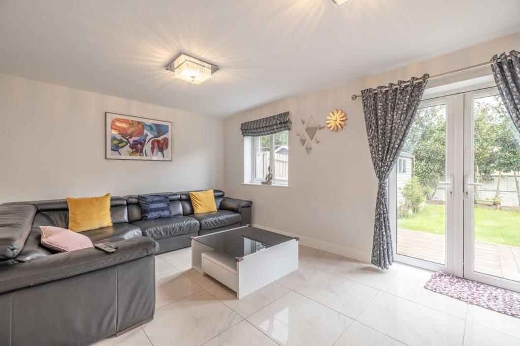Three-Bedroom House photo 1