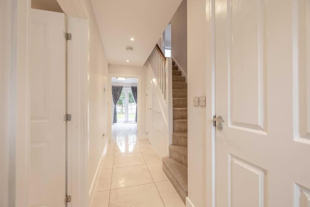 Three-Bedroom House photo 2