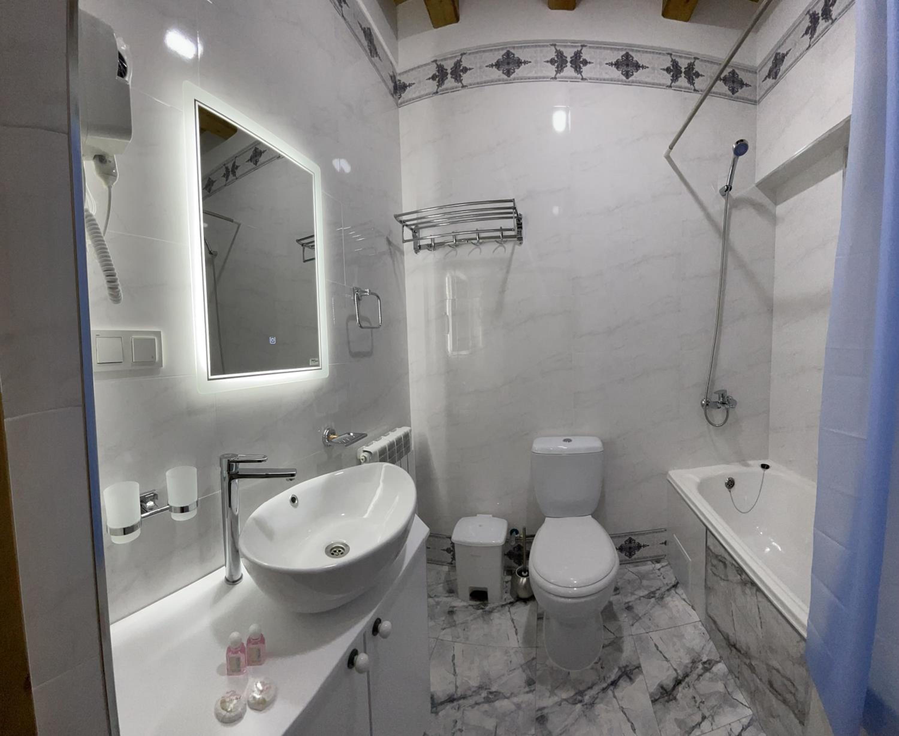 Twin Room with Private Bathroom