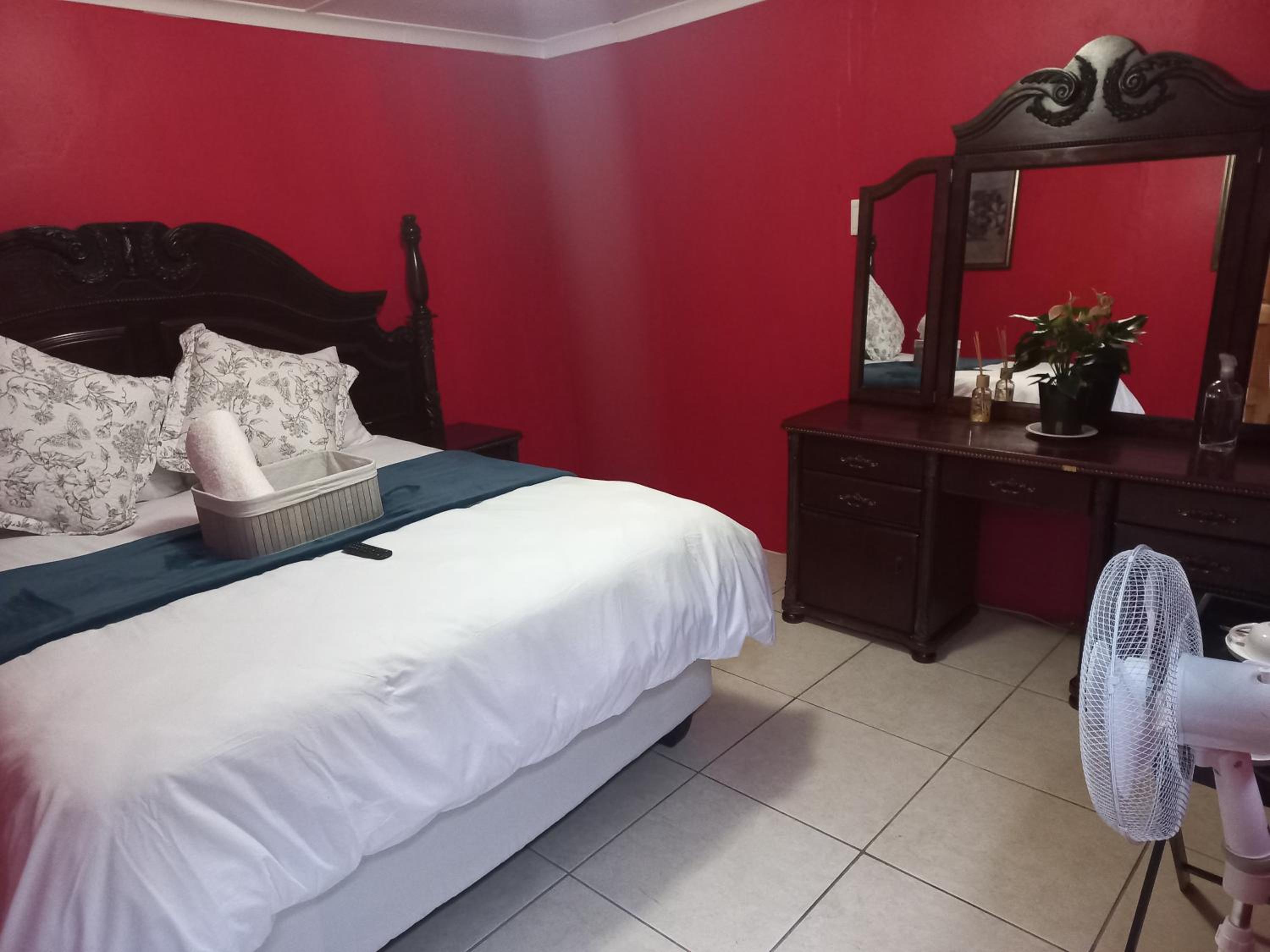 Double Room With Private Bathroom photo 1