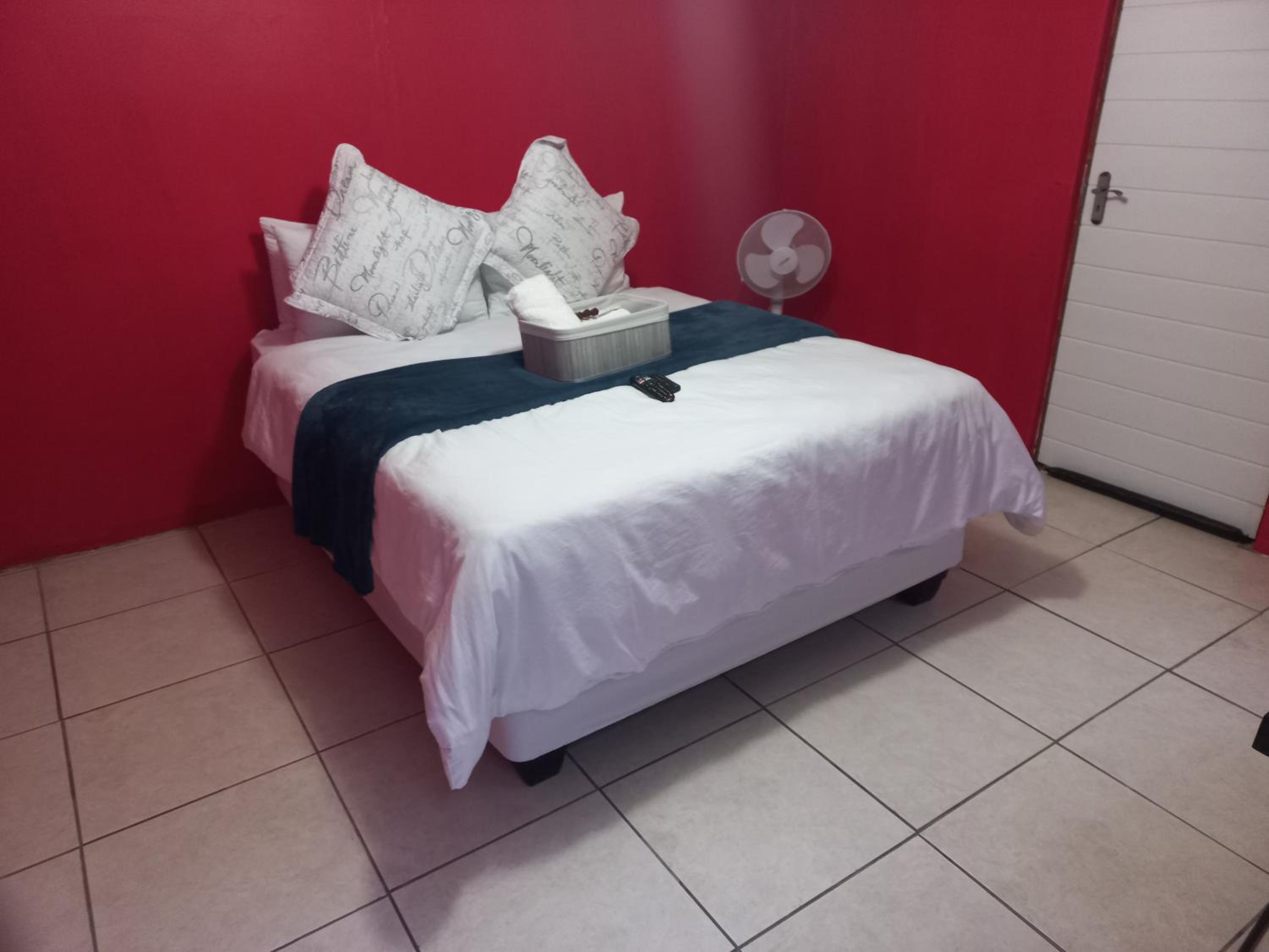 Double Room With Private Bathroom photo 2