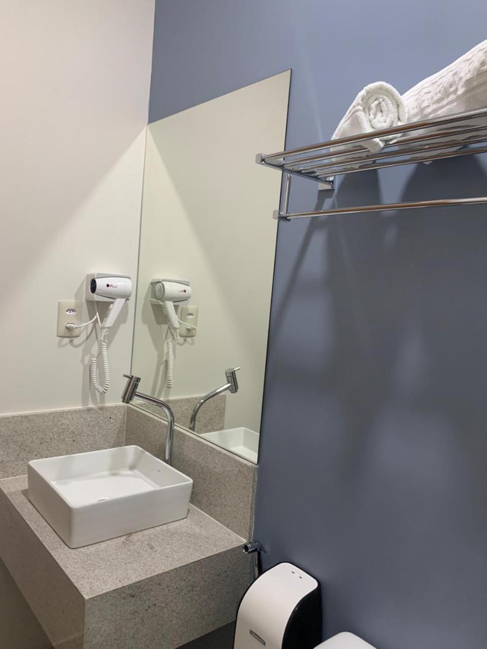 Standard Suite - Photo 4
