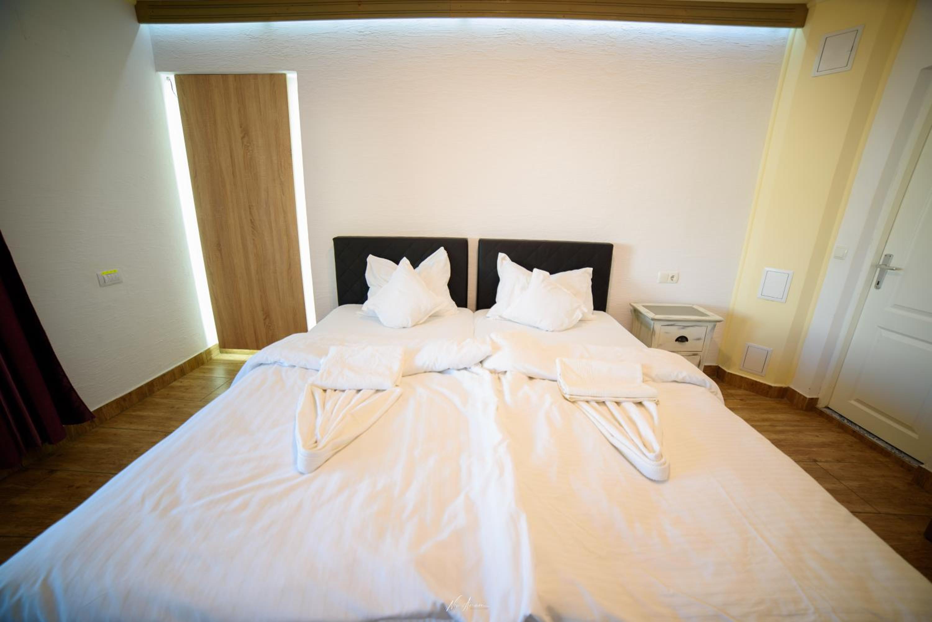 Double or Twin Room with Balcony photo 3