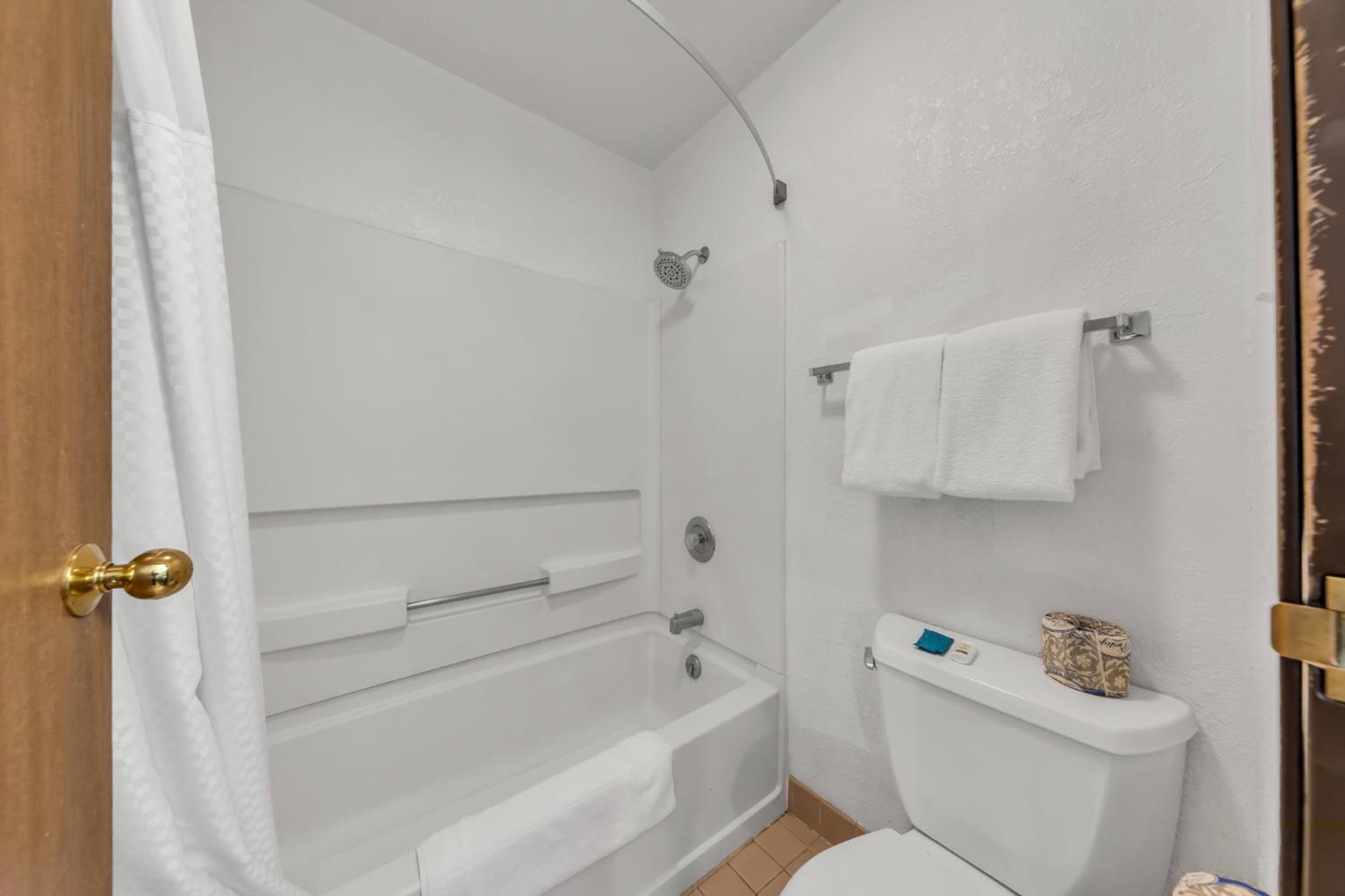 Queen Room - Disability Access/Non-Smoking - Photo 14