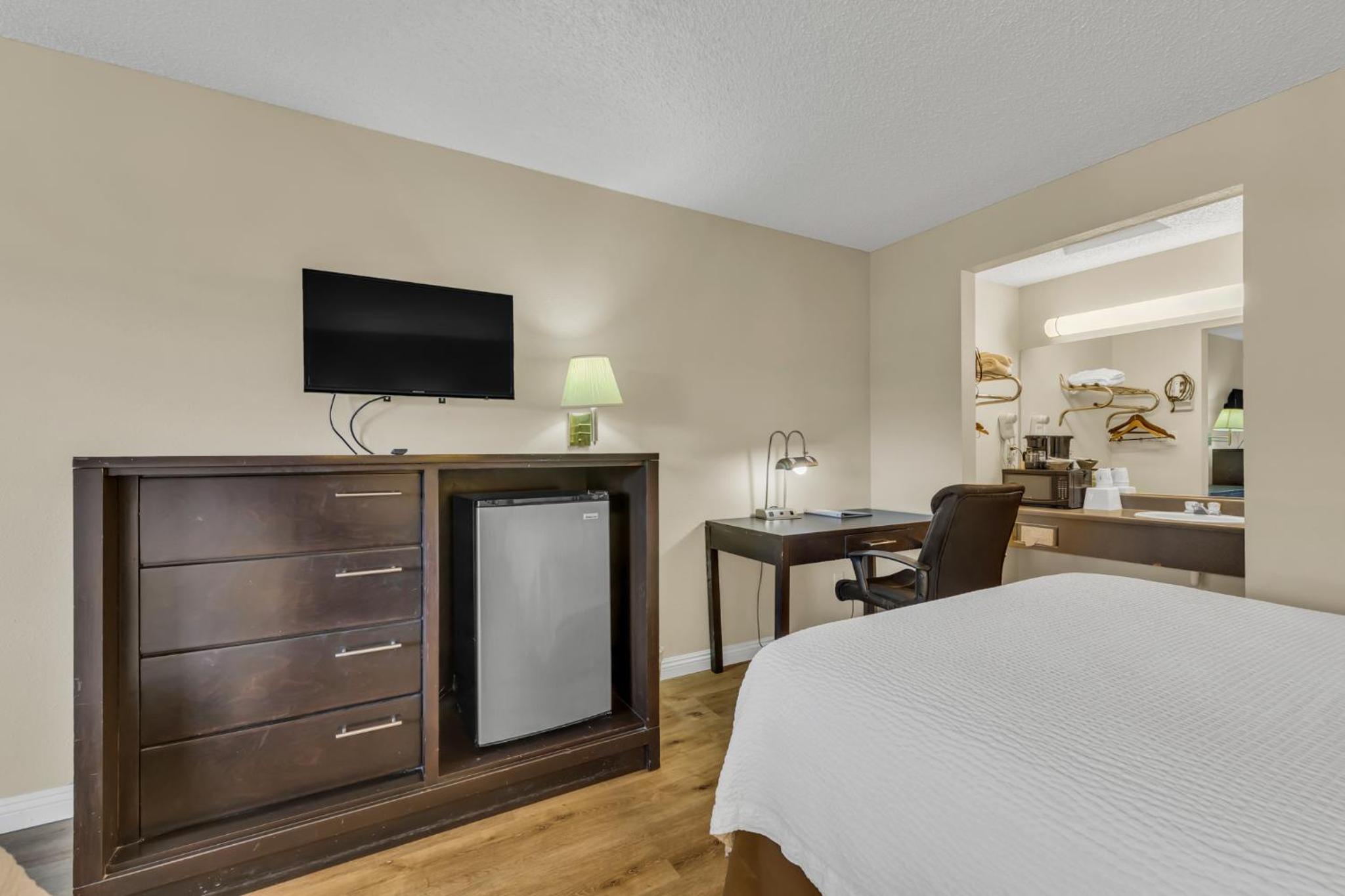 Queen Room - Disability Access/Non-Smoking - Photo 1