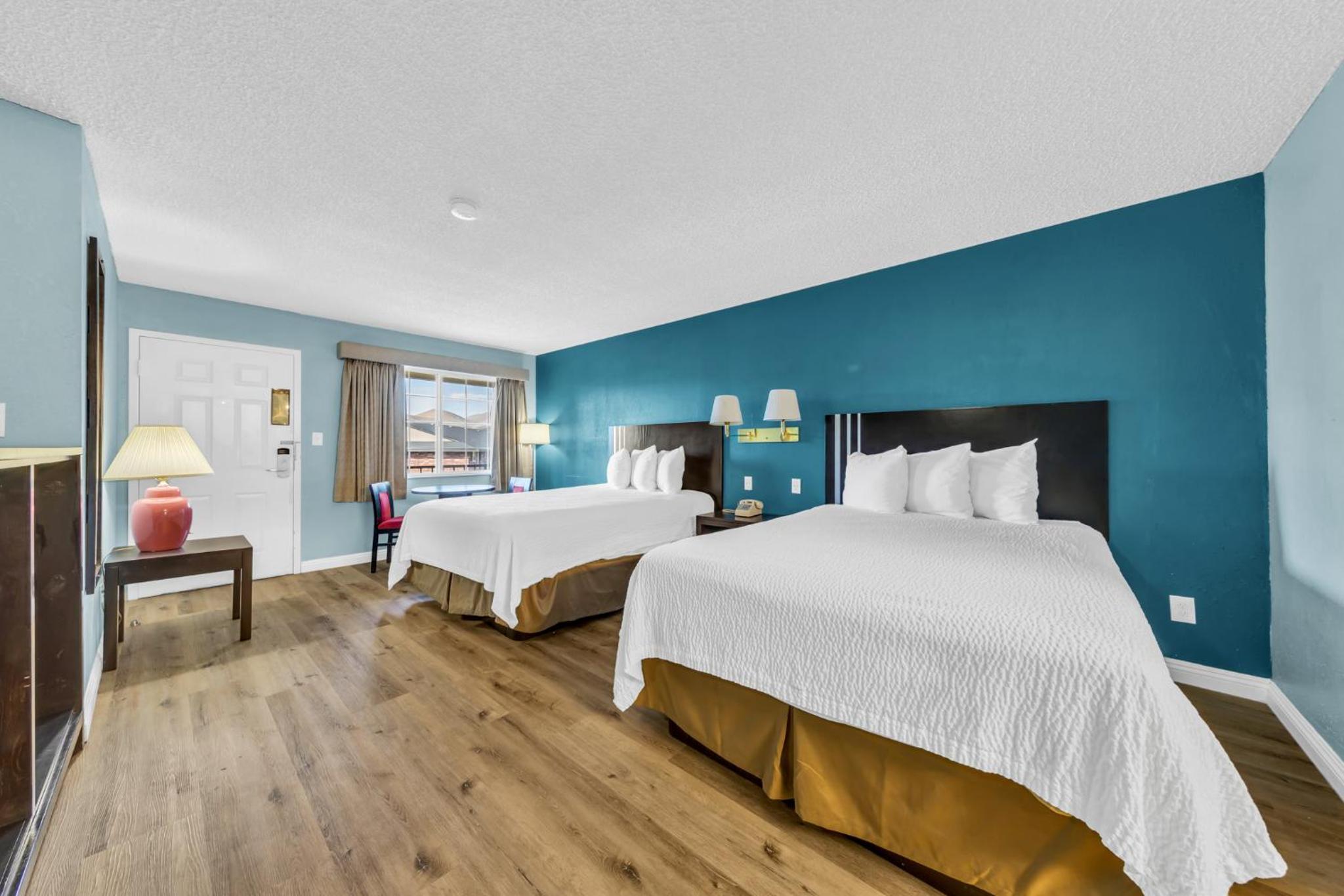 Studio Suite with Two Queen Beds - Non-Smoking - Photo 1