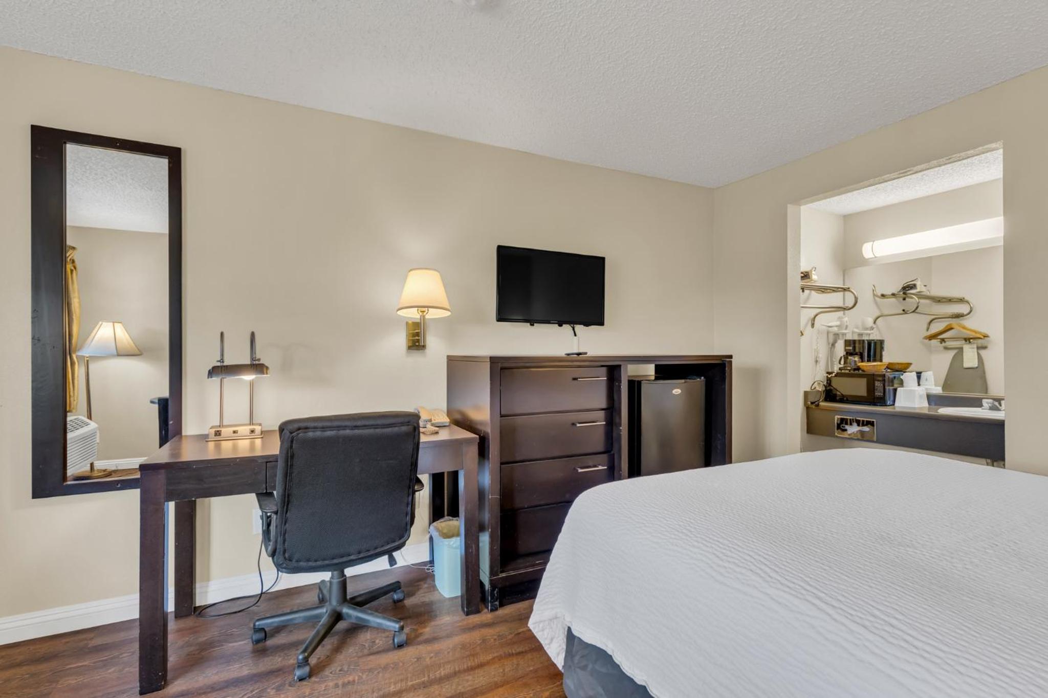 Queen Room - Disability Access/Non-Smoking - Photo 2