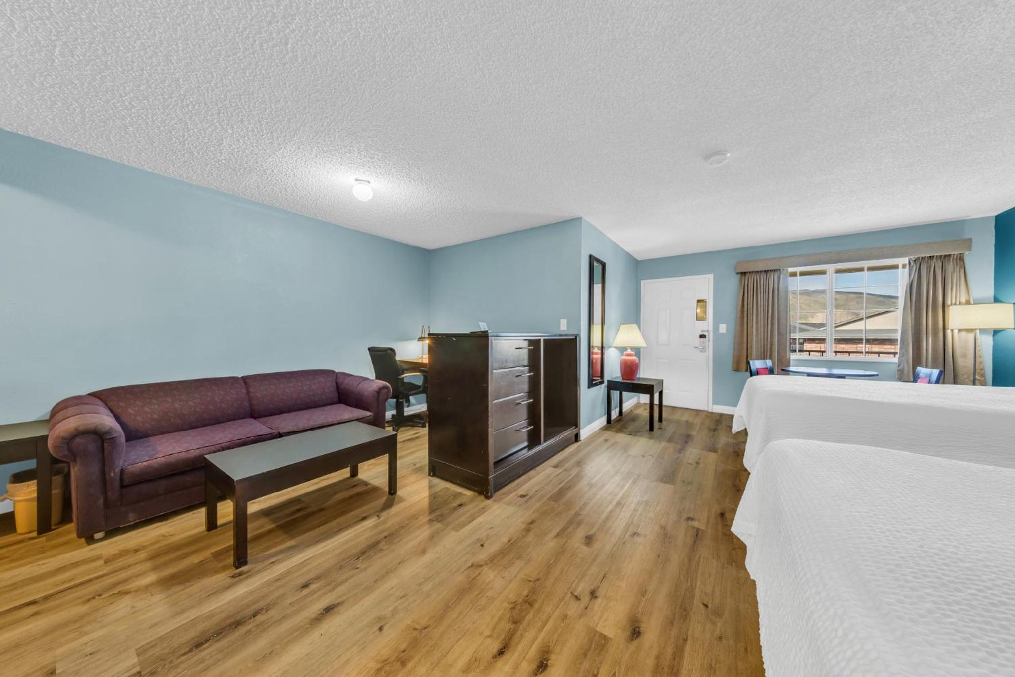 Studio Suite with Two Queen Beds - Non-Smoking - Photo 5