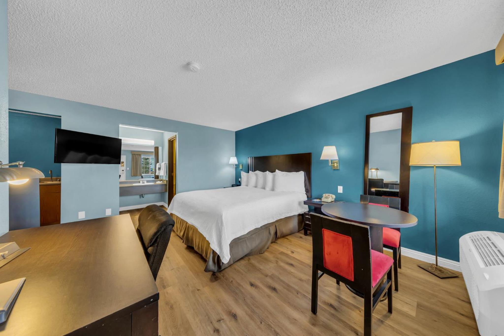King Studio Suite - Non-Smoking - Photo 2