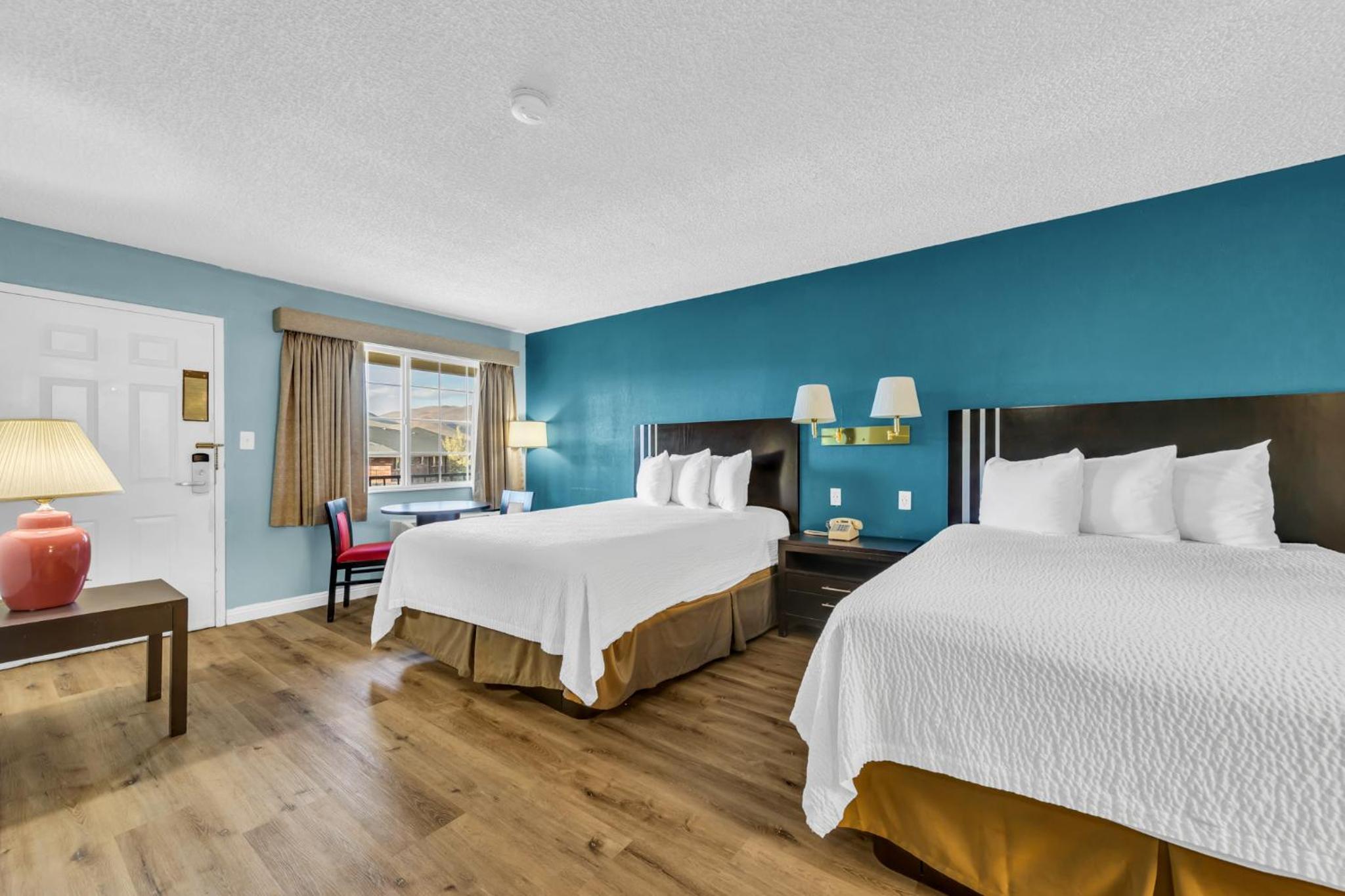 Studio Suite with Two Queen Beds - Non-Smoking - Photo 6