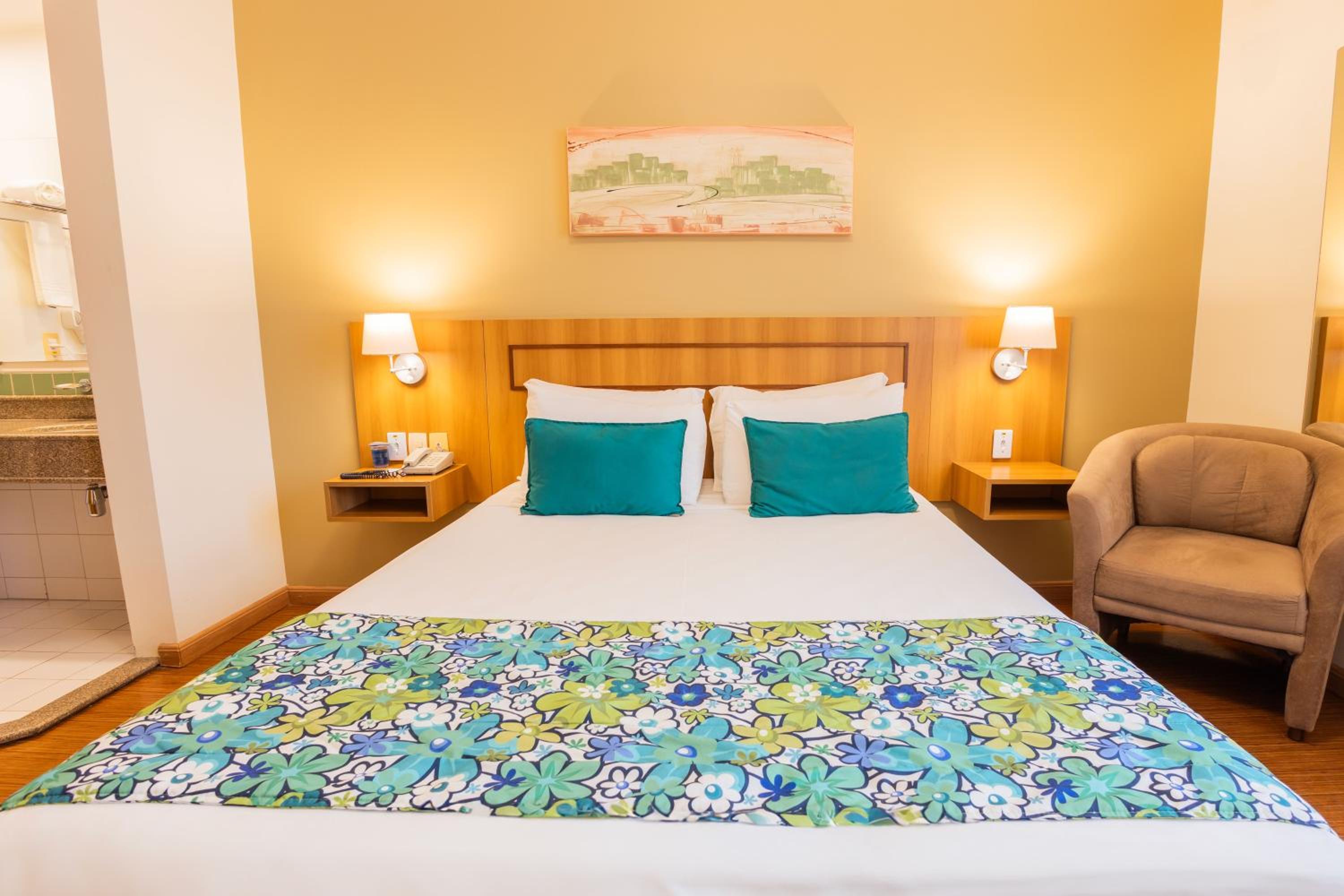 Deluxe Queen Room photo 3