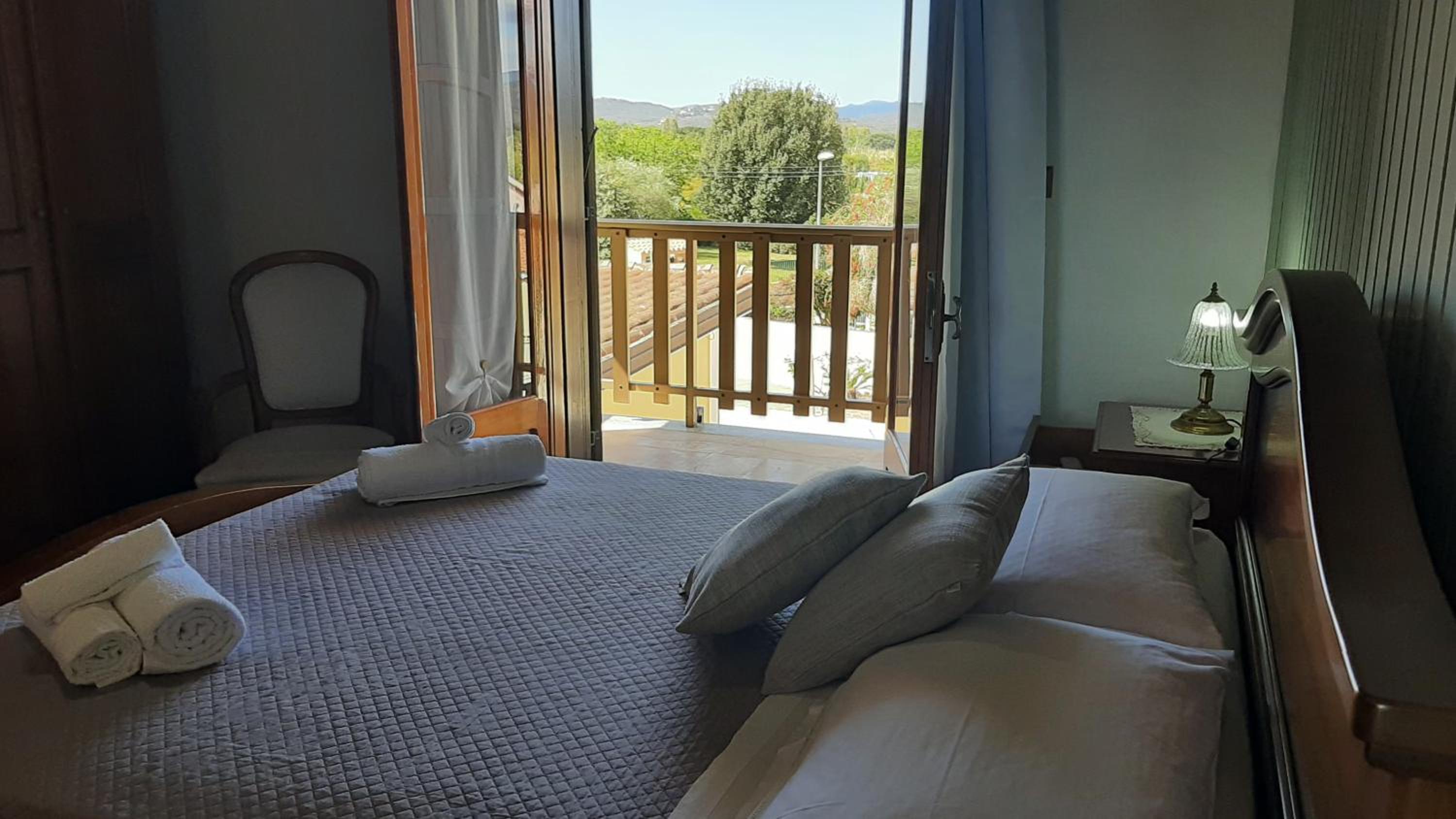 Apartment with Balcony photo 1