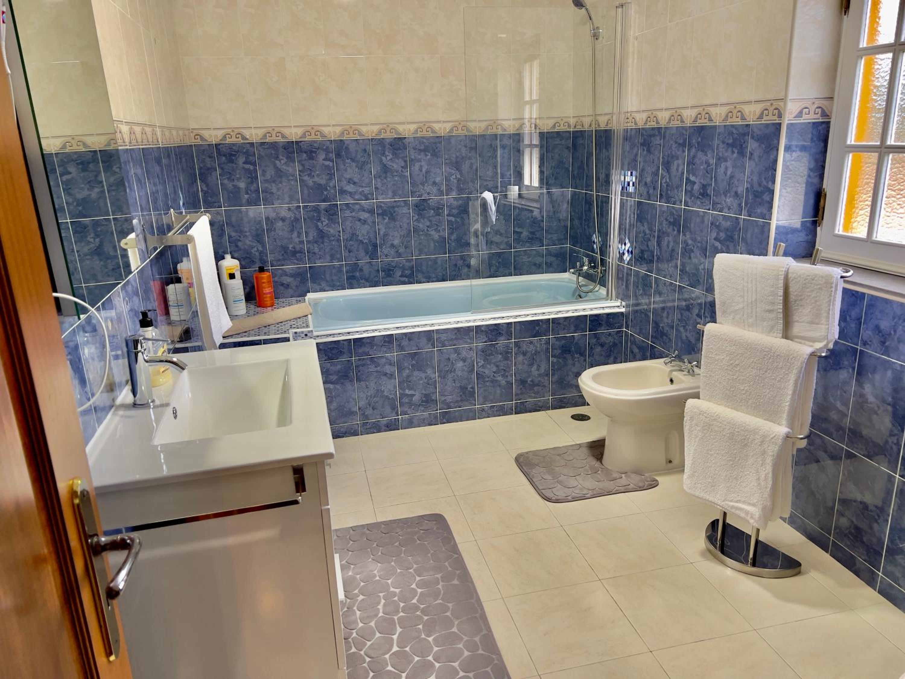 Large Double Room photo 3