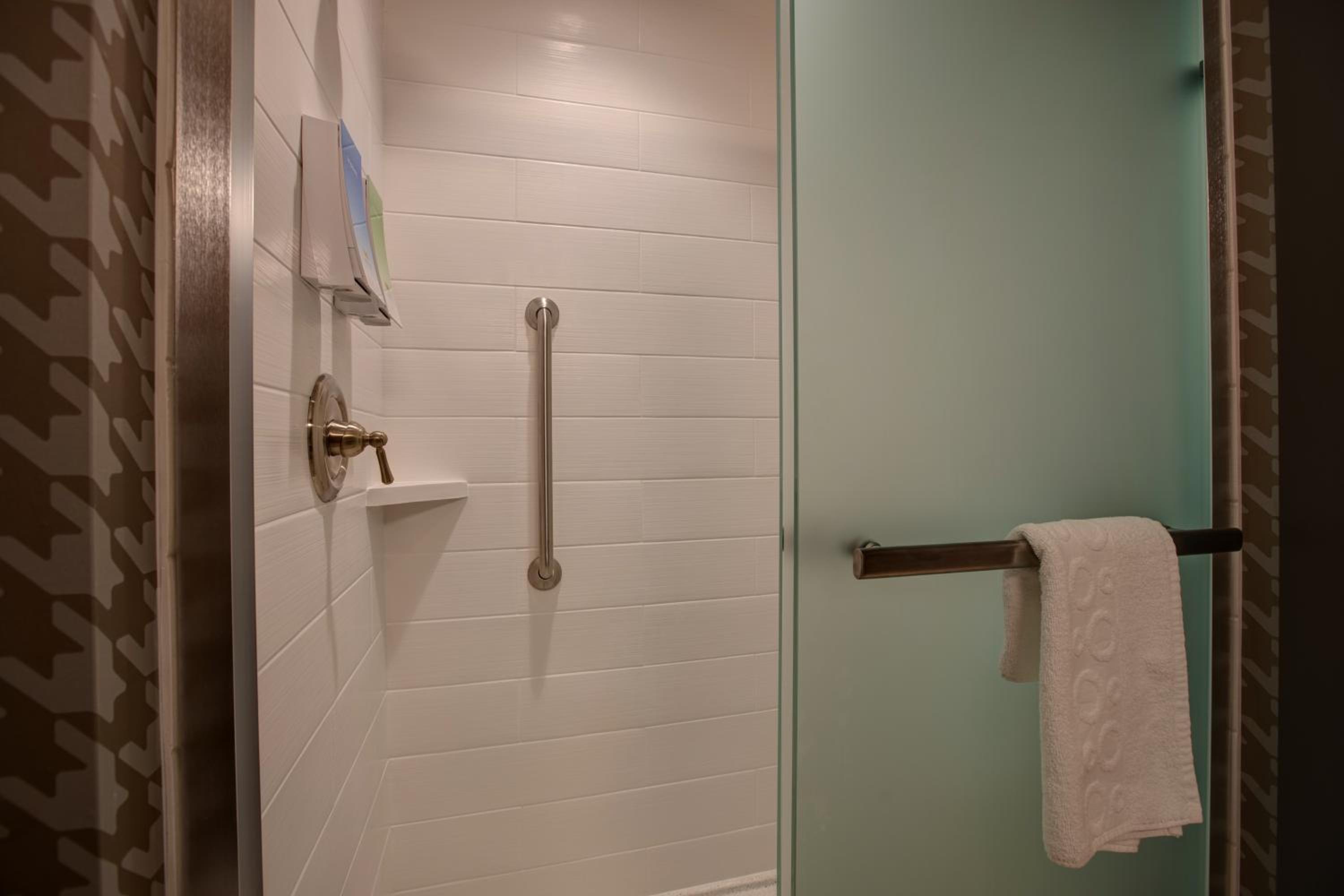 Studio Suite with Two Queen Beds - Hearing Access/Non-Smoking - Photo 7