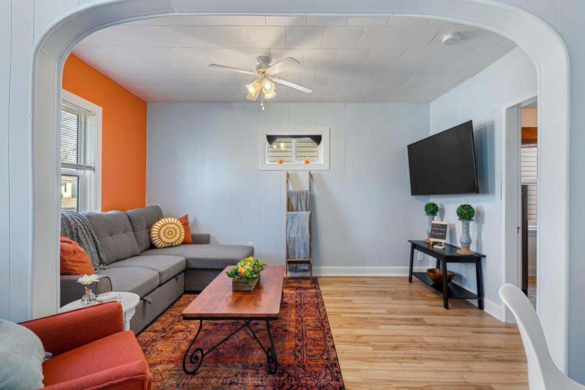Family Room photo 1