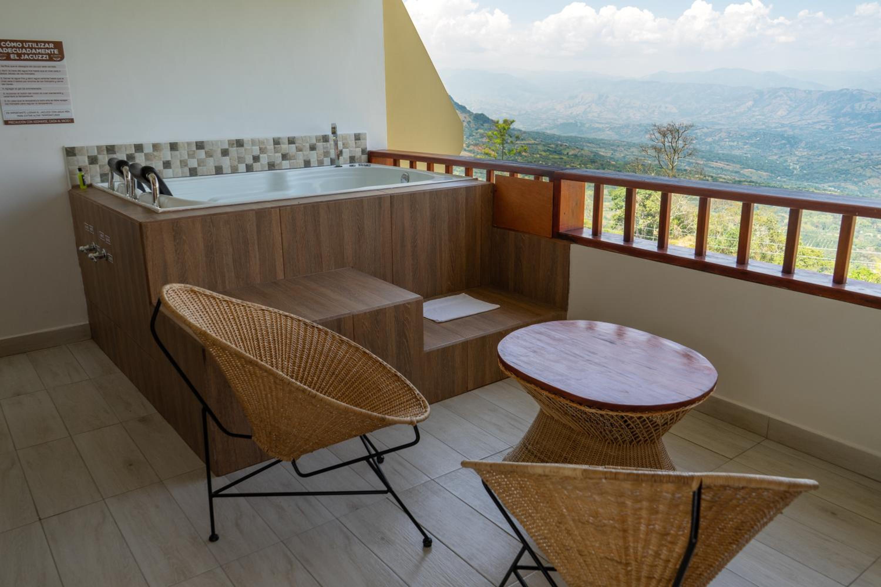 Queen Room with Spa Bath photo 1
