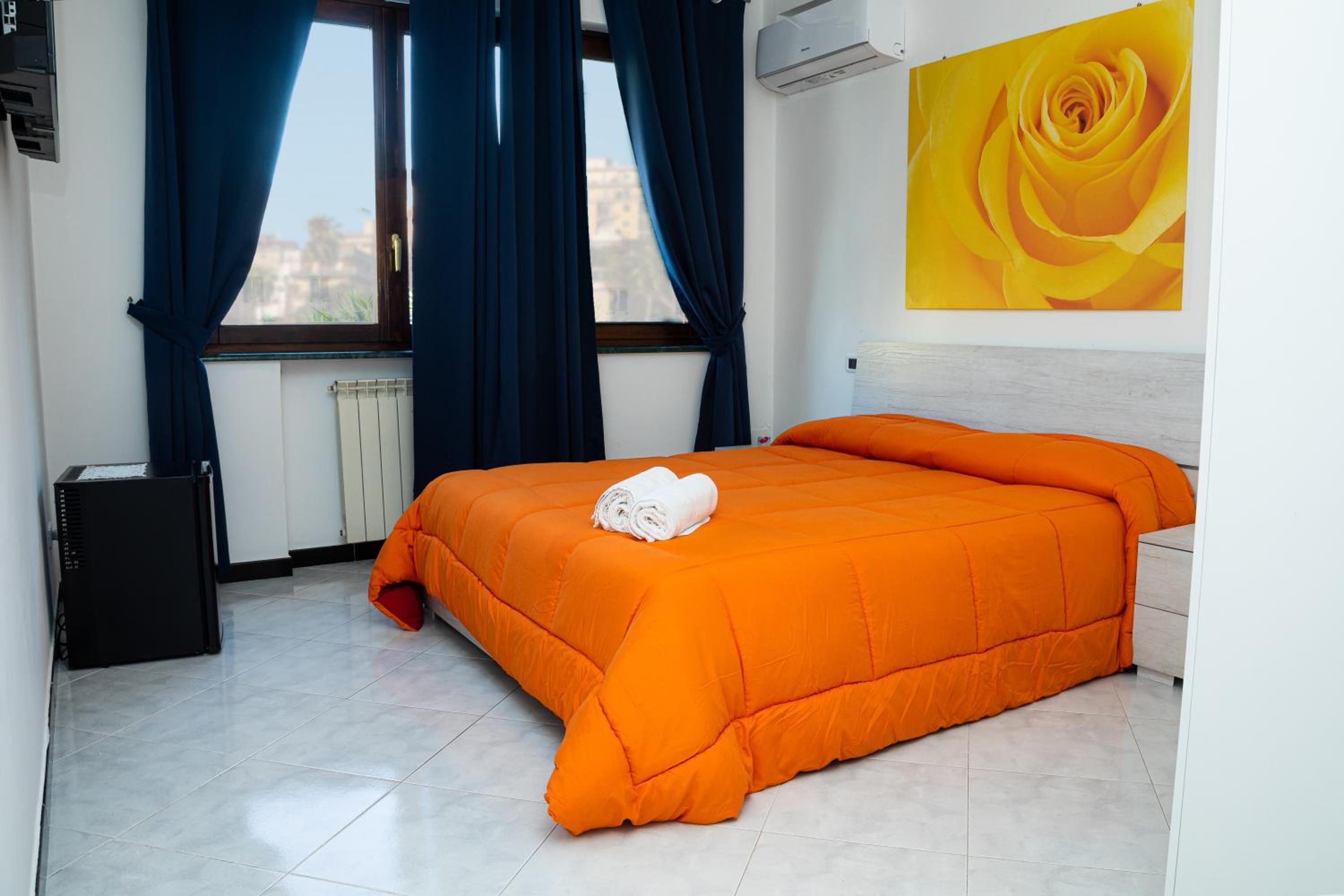 Large Double Room photo 1