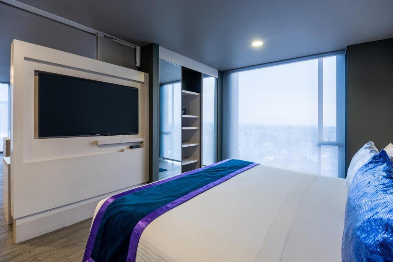 Deluxe Suite with Spa Bath