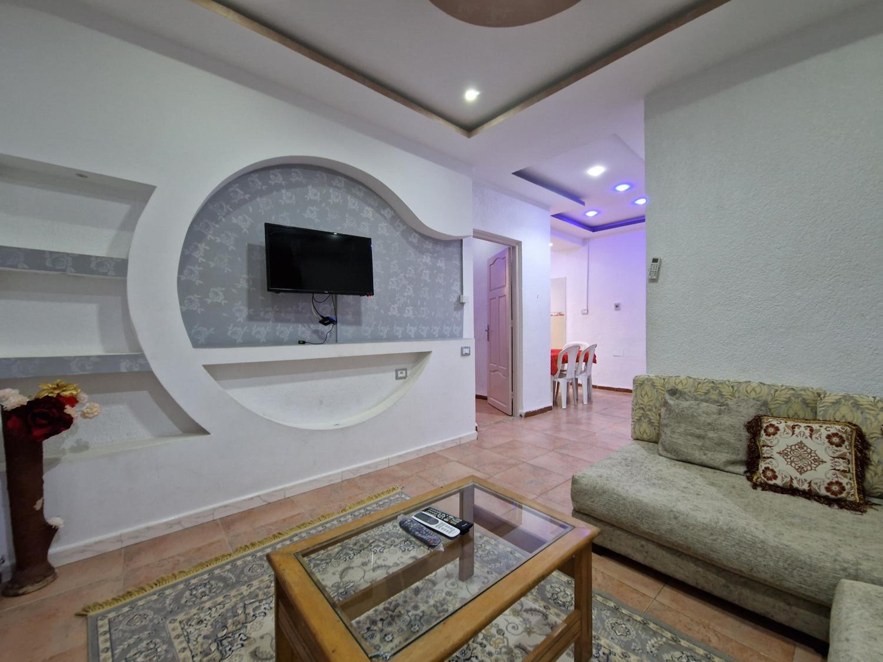 One-Bedroom Apartment photo 1