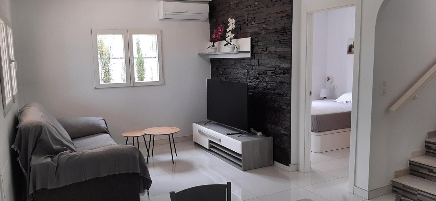 Three-Bedroom House photo 3