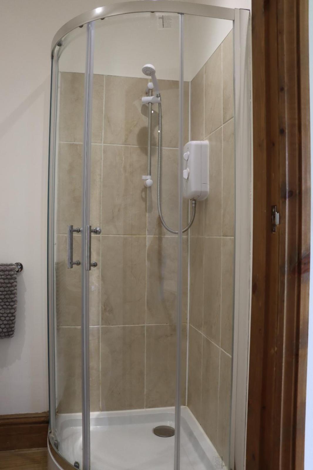 One-Bedroom House - Photo 6