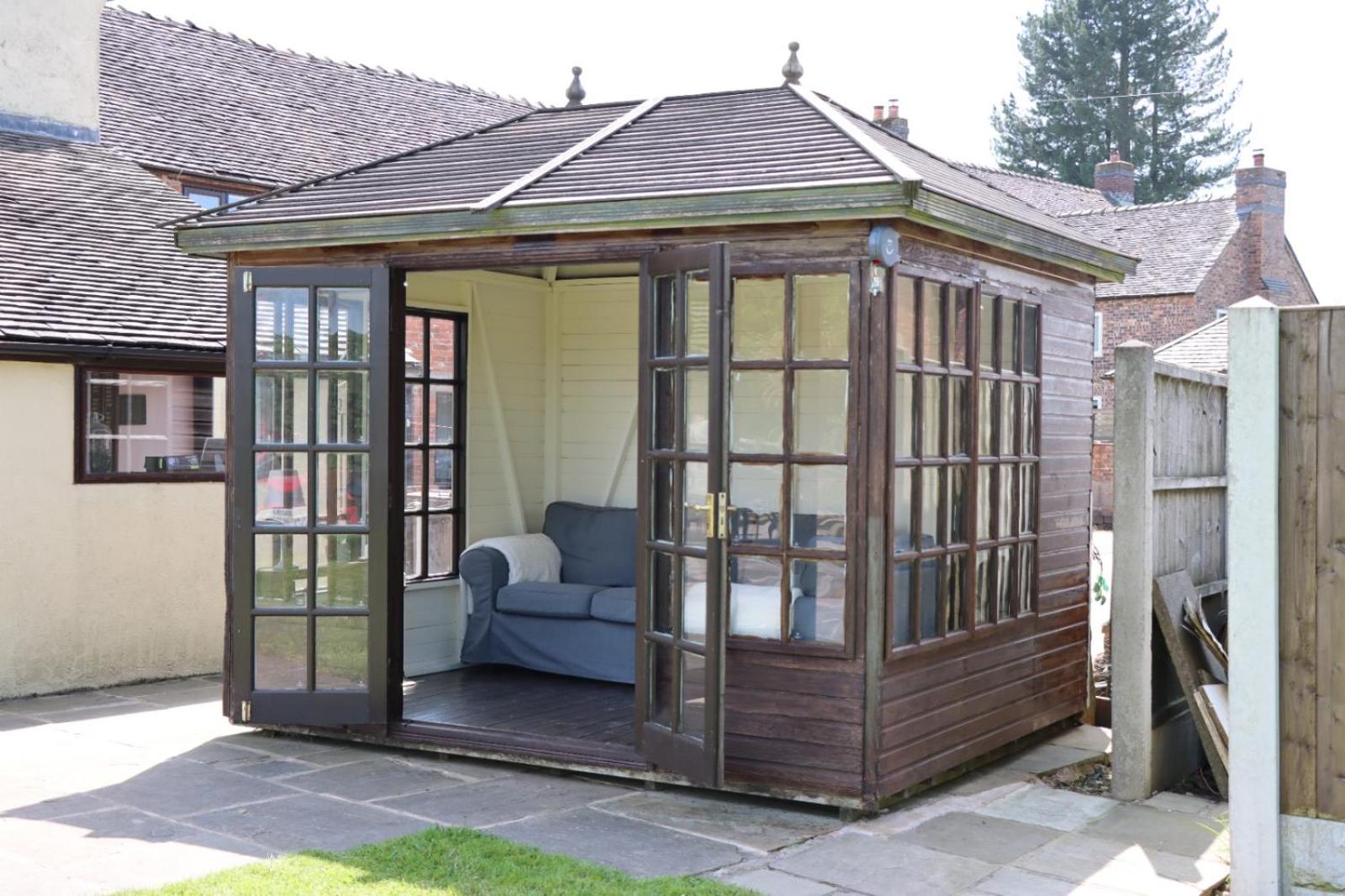 One-Bedroom House - Photo 18
