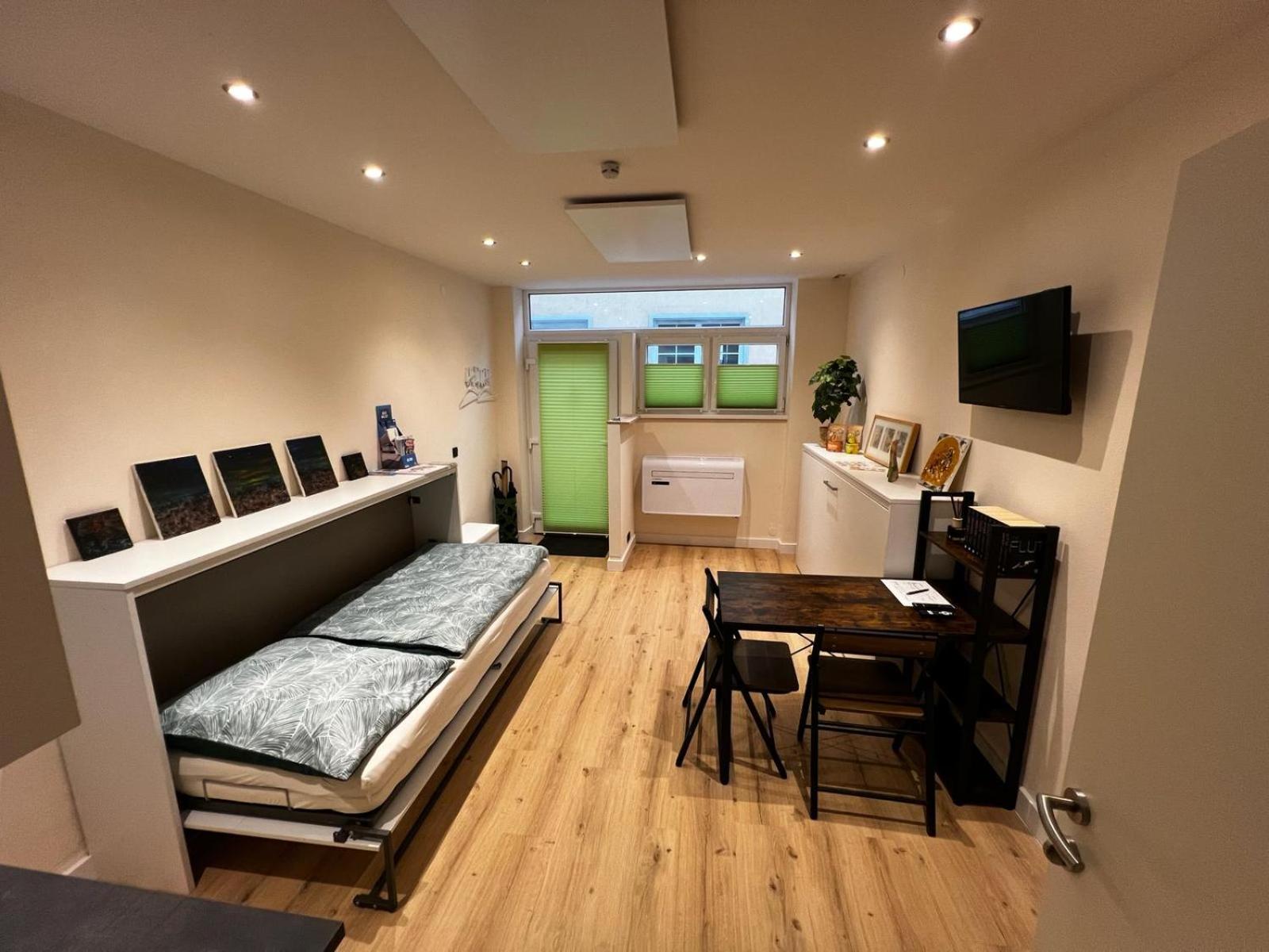 One-Bedroom Apartment photo 2