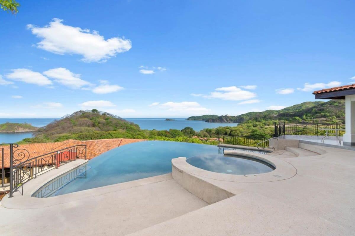 Villa photo 2