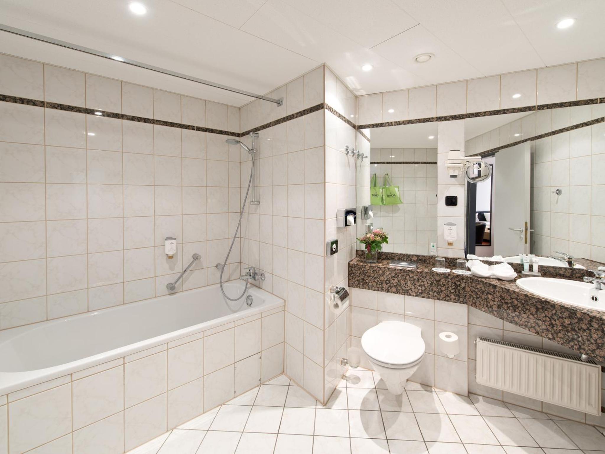 Business Double Room - Photo 9