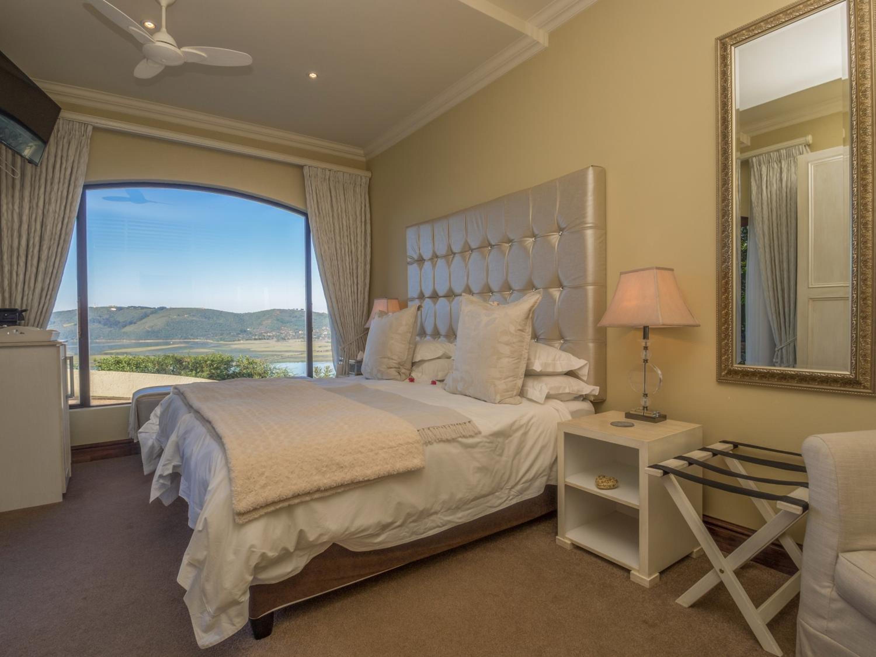 Deluxe Double Or Twin Room With Lake View photo 2