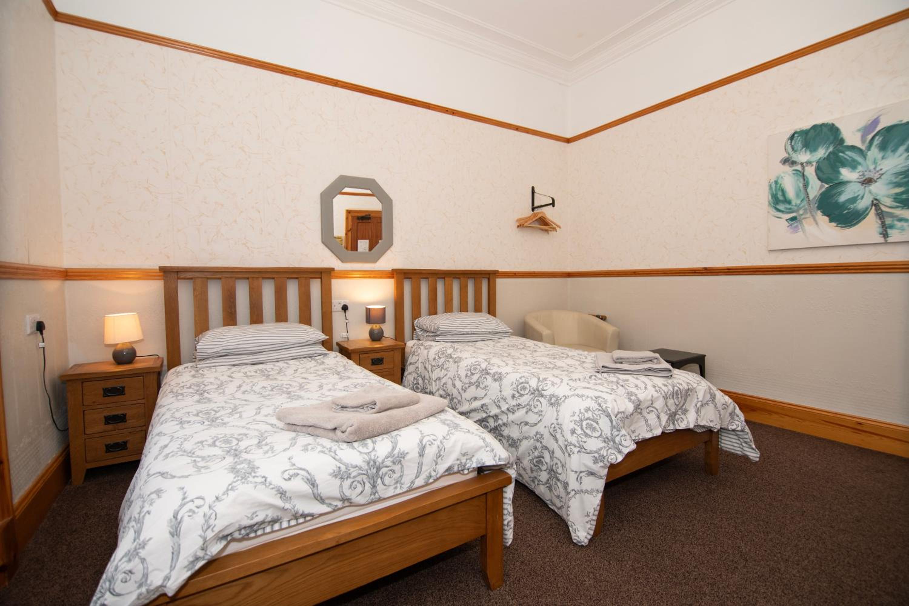 Large Twin Room photo 2