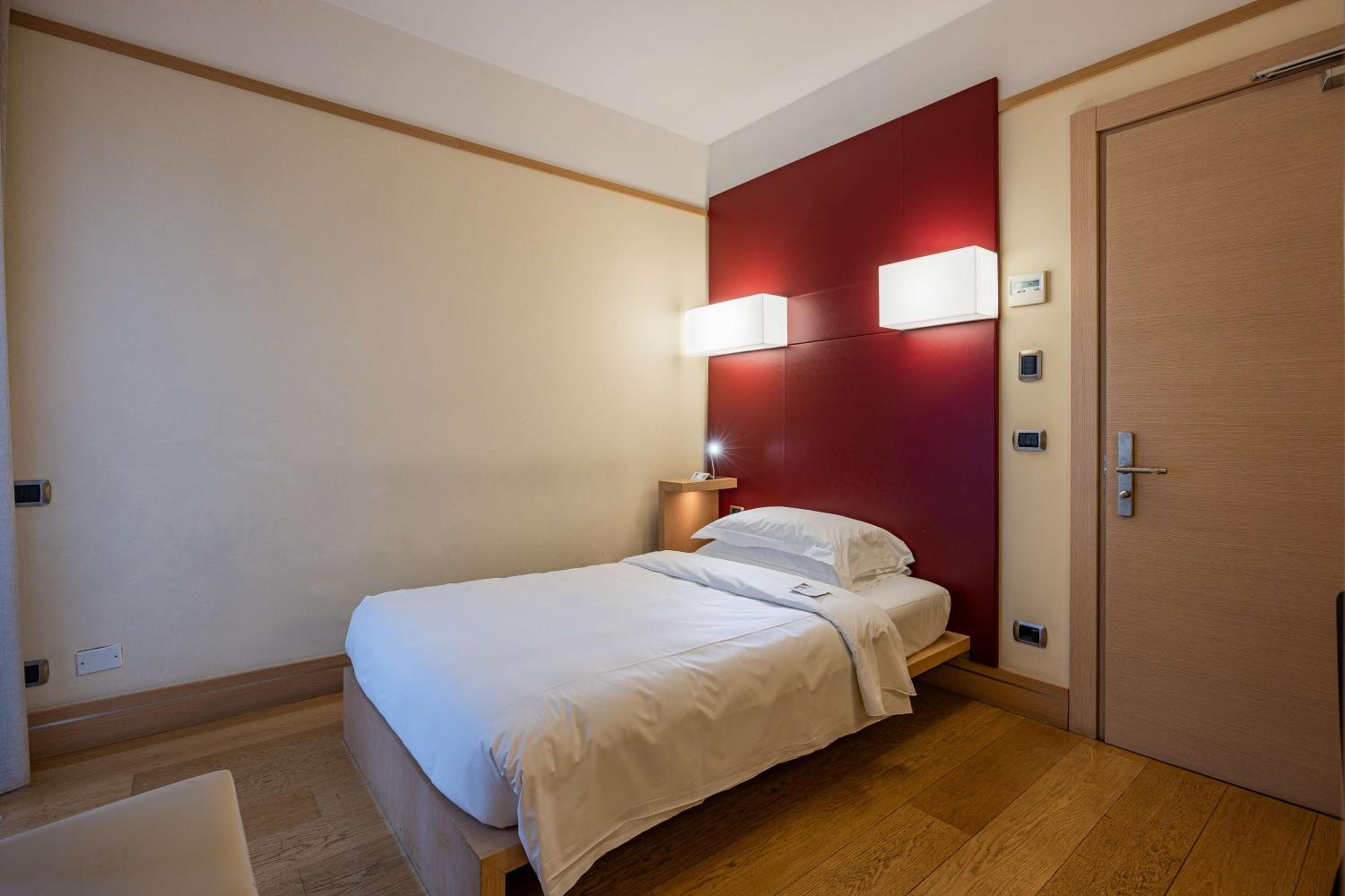 Single Room - Photo 5