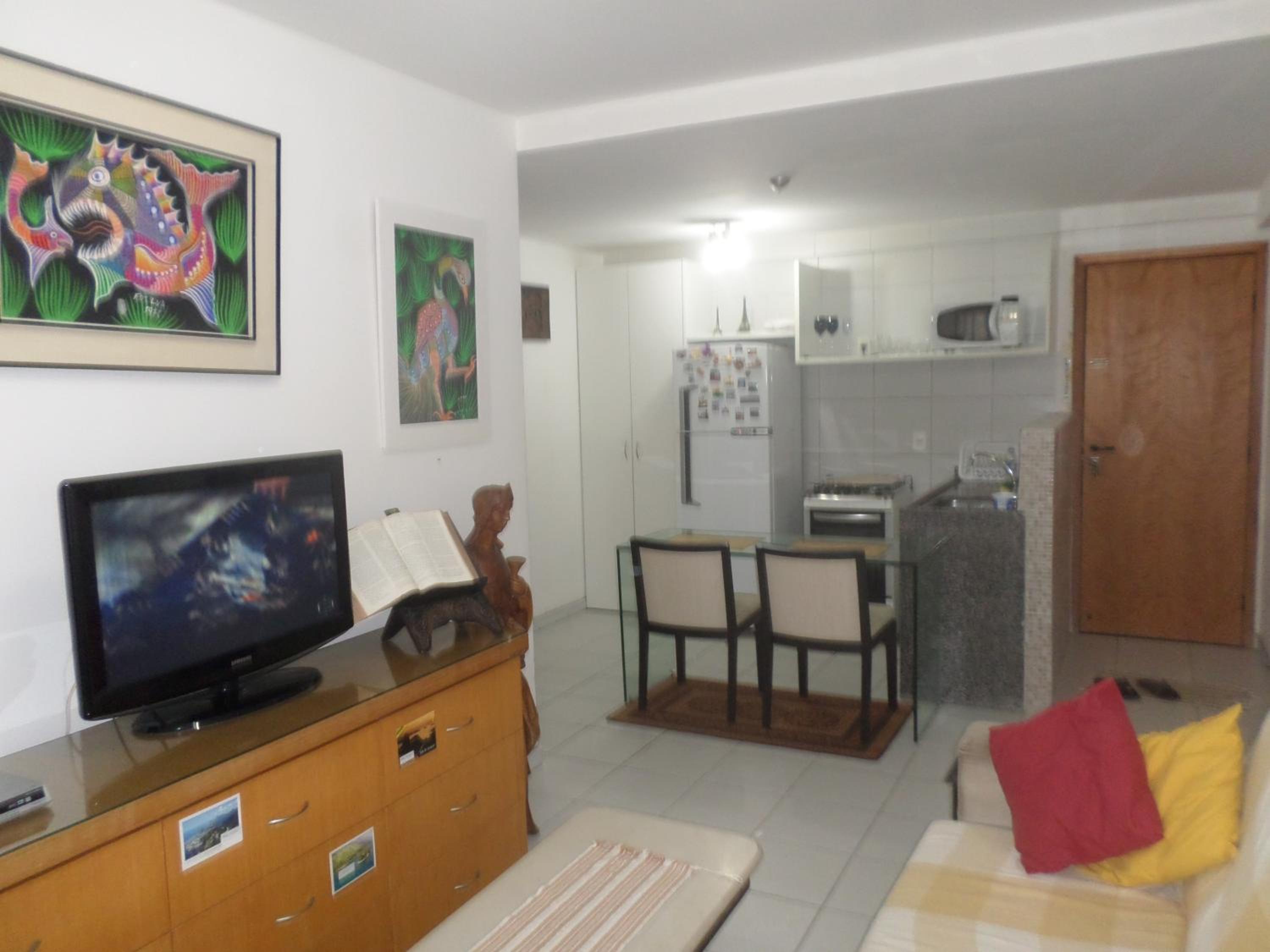 One-Bedroom Apartment - Photo 3